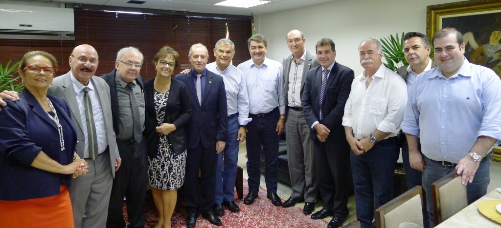 Prefeito de Jaraguá do Sul estreita relacionamento com Bancada do PMDB