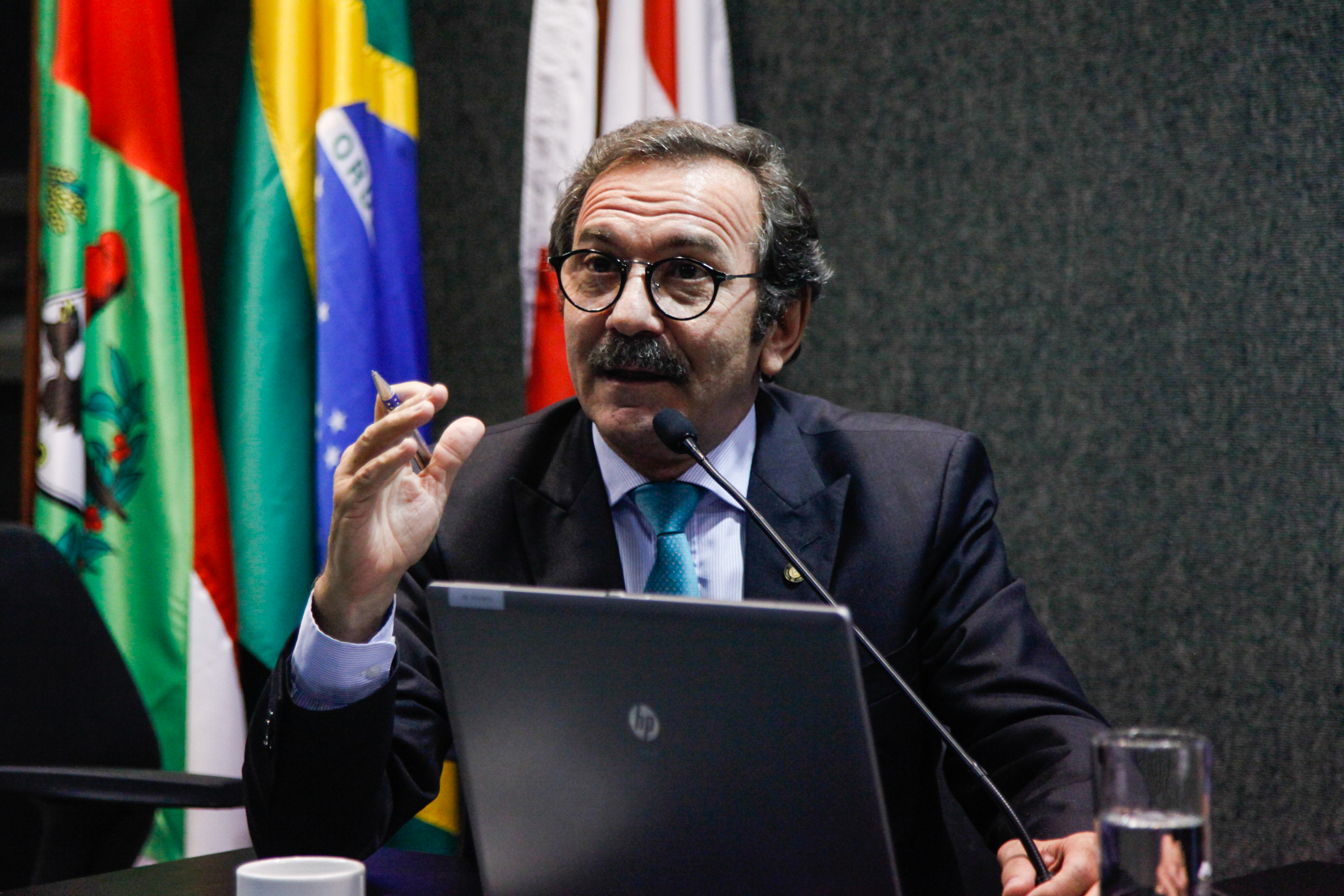 Deputado Serafim Venzon (PSDB). Comissão de Saúde Promove Audiência Pública Sobre a Divulgação na Internet da Lista de Atendimento do SUS.