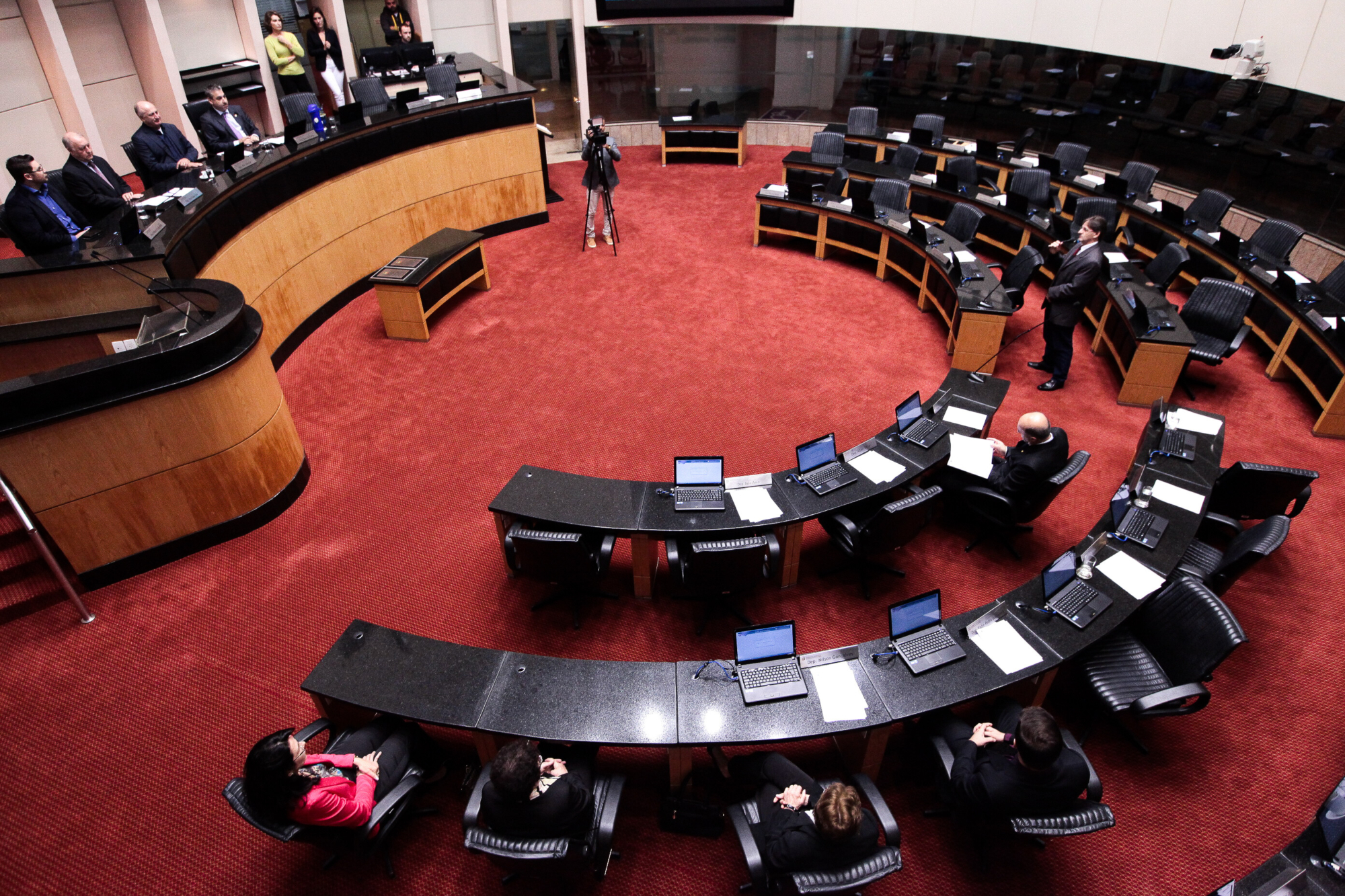 Pronunciamentos dos deputados na sessão desta quinta (27)