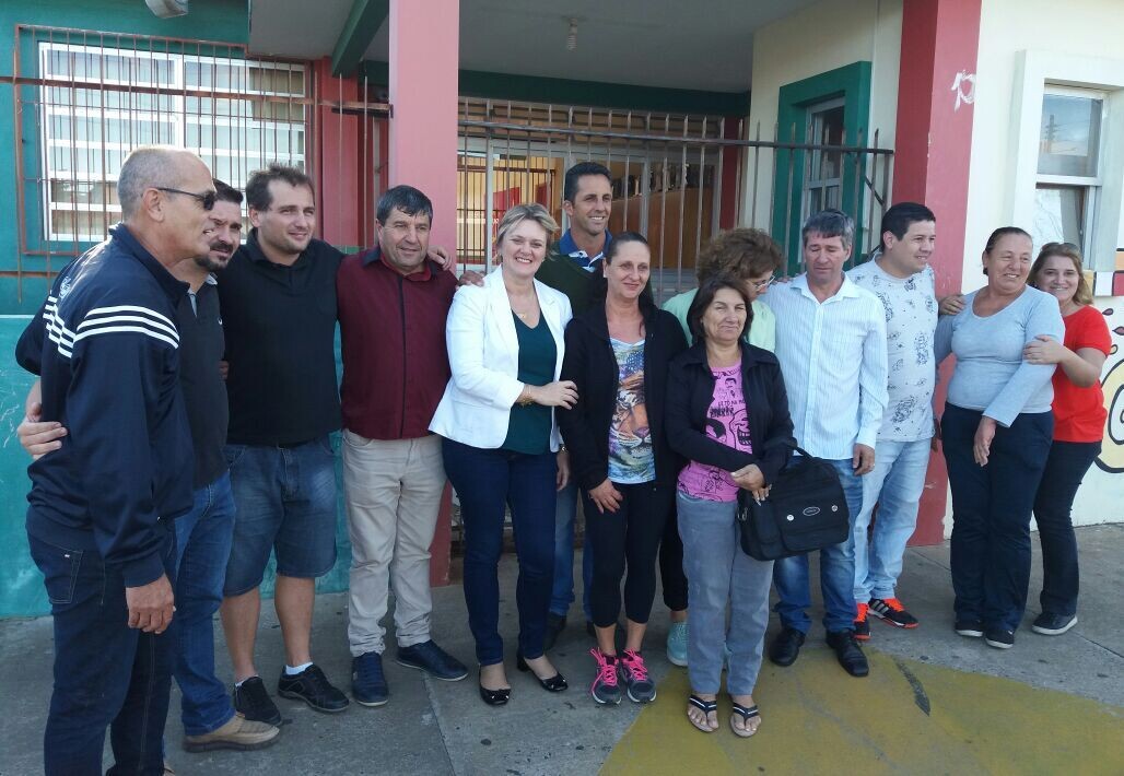 Comissão vistoria escolas interditadas em Sombrio e Balneário Gaivota