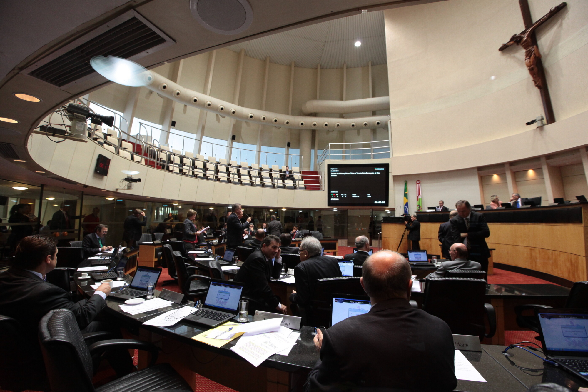 Pronunciamentos dos deputados na sessão desta quarta (19)