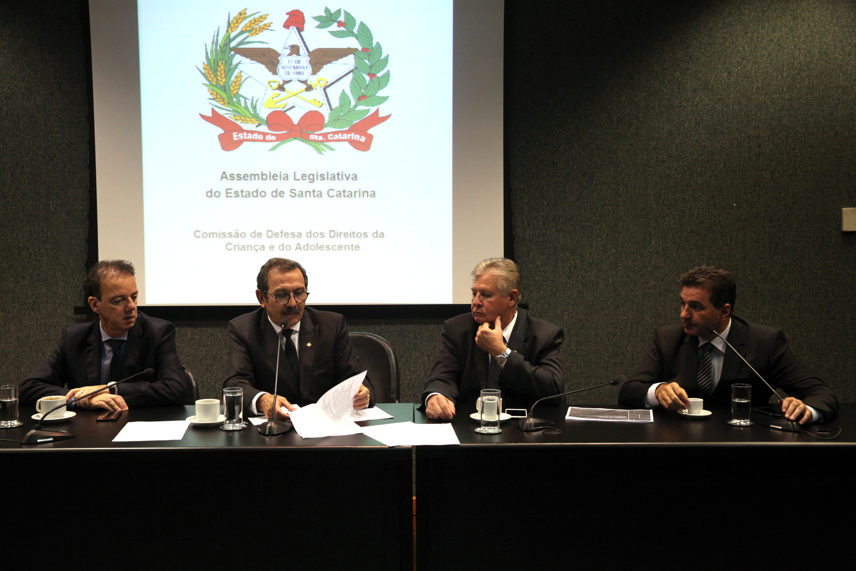 Reunião da Comissão de Defesa dos Direitos da Criança e do Adolescente.