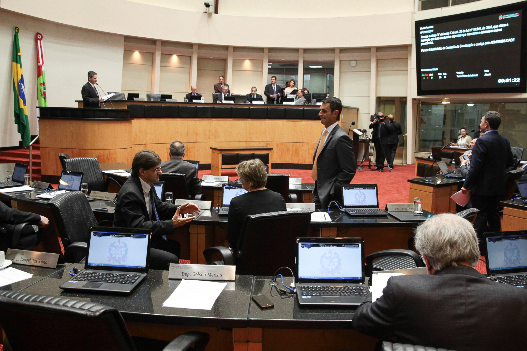 Deputados discutem cenário da violência no Estado