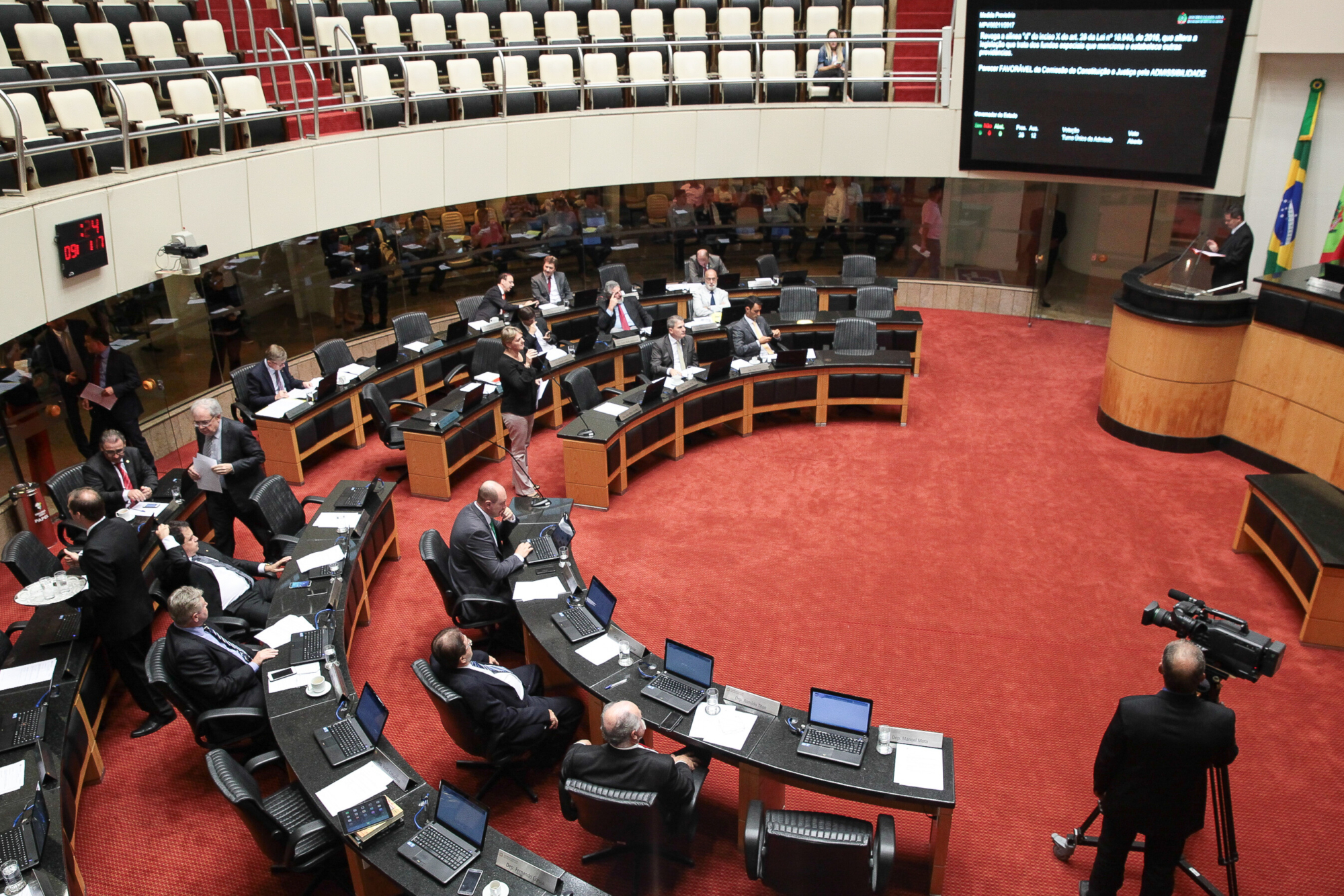 Pronunciamentos dos deputados na sessão desta terça (9)
