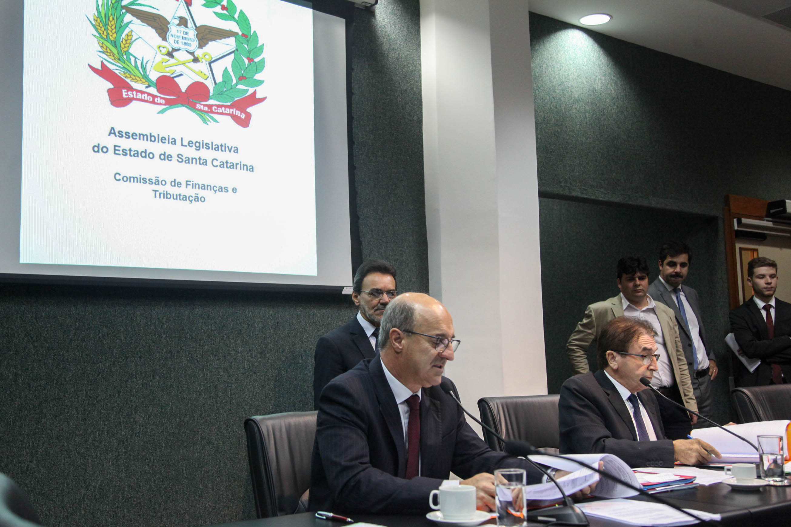 Comissão de Finanças e Tributação.