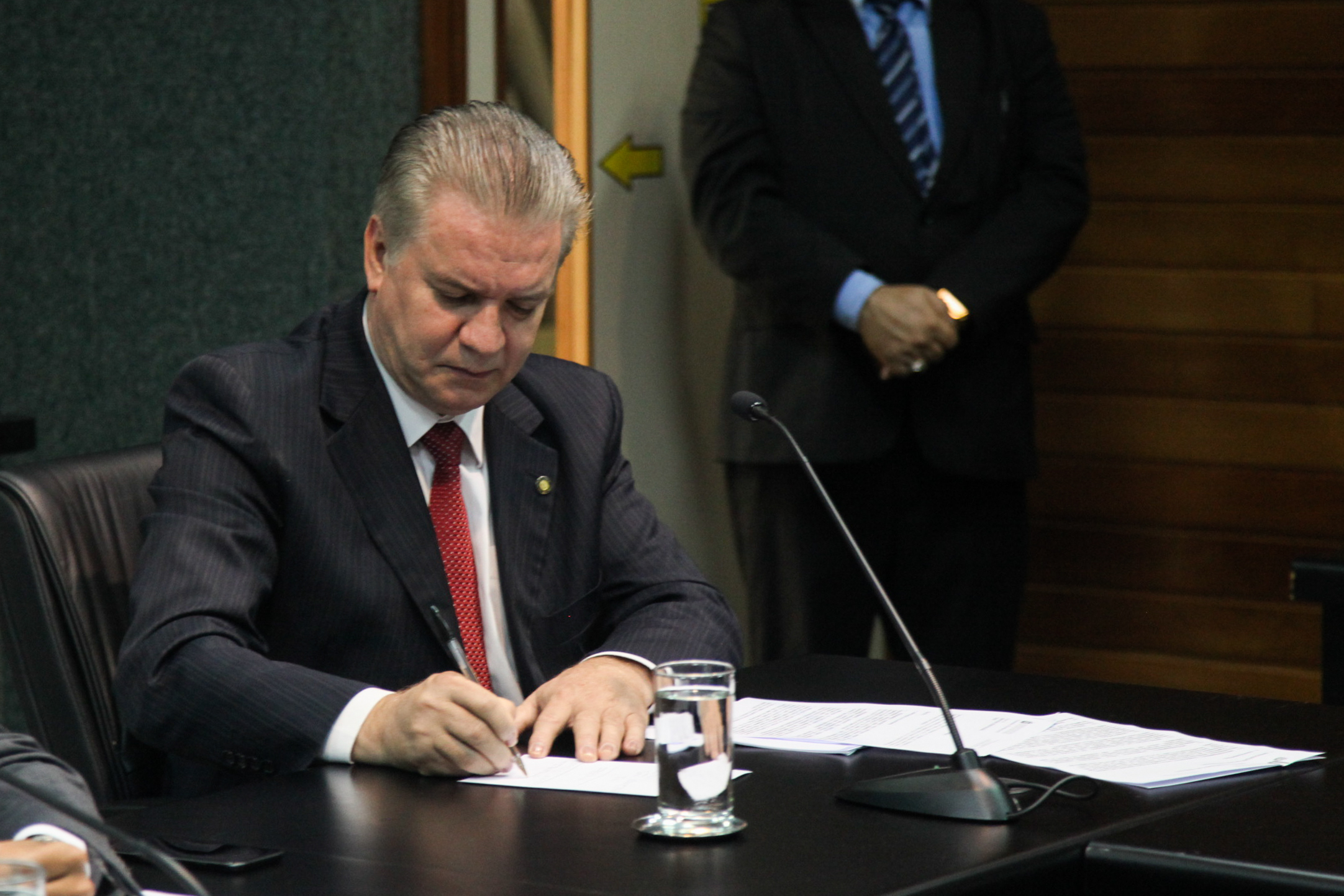Deputado Cesar Valduga (PCdoB). Comissão de Transportes e Desenvolvimento Urbano.