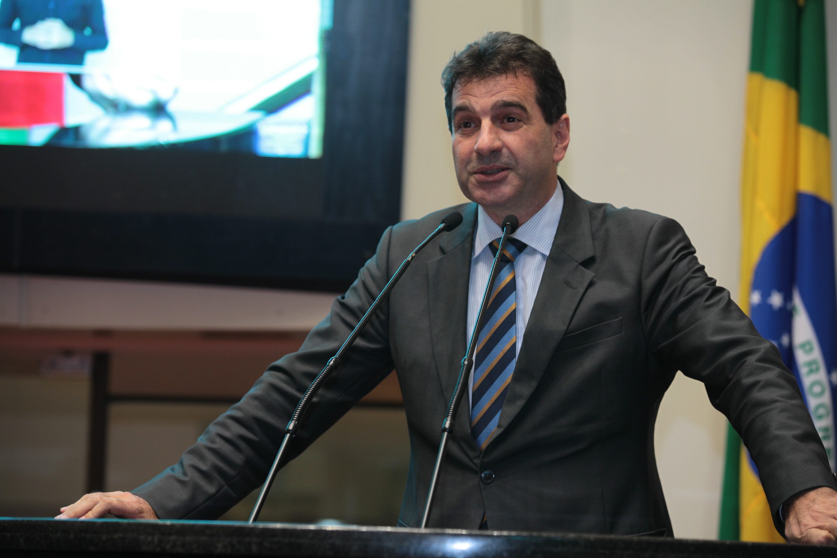 Deputado Valdir Cobalchini (PMDB) - Sessão Ordinária da Assembleia Legislativa do Estado de Santa Catarina. Foto: Solon Soares.
