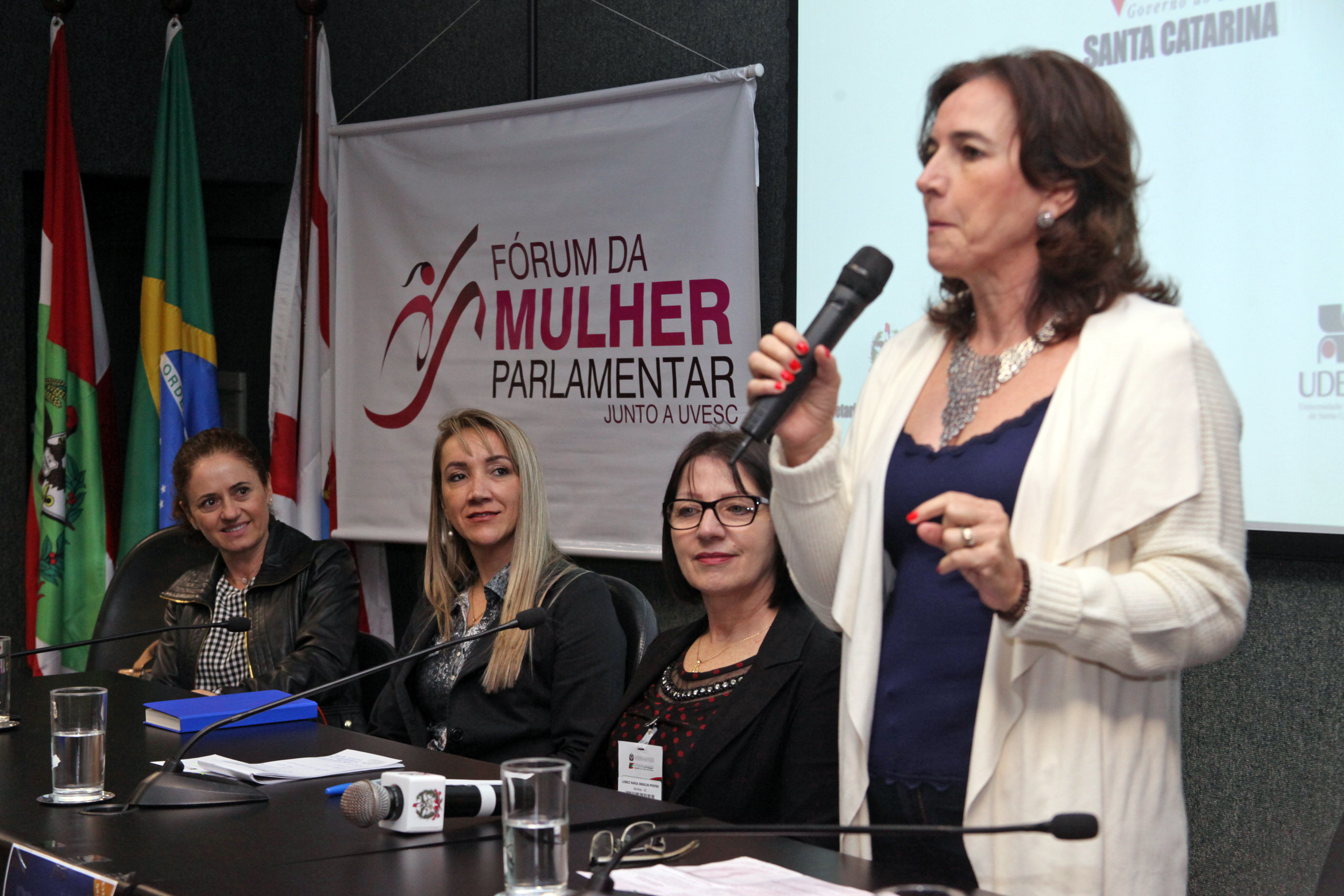 Silvana Bugnotto - Vereadora de Pinhalzinho. VIII Encontro de Mulheres Parlamentares. Foto: Fábio Queiroz / Agência AL