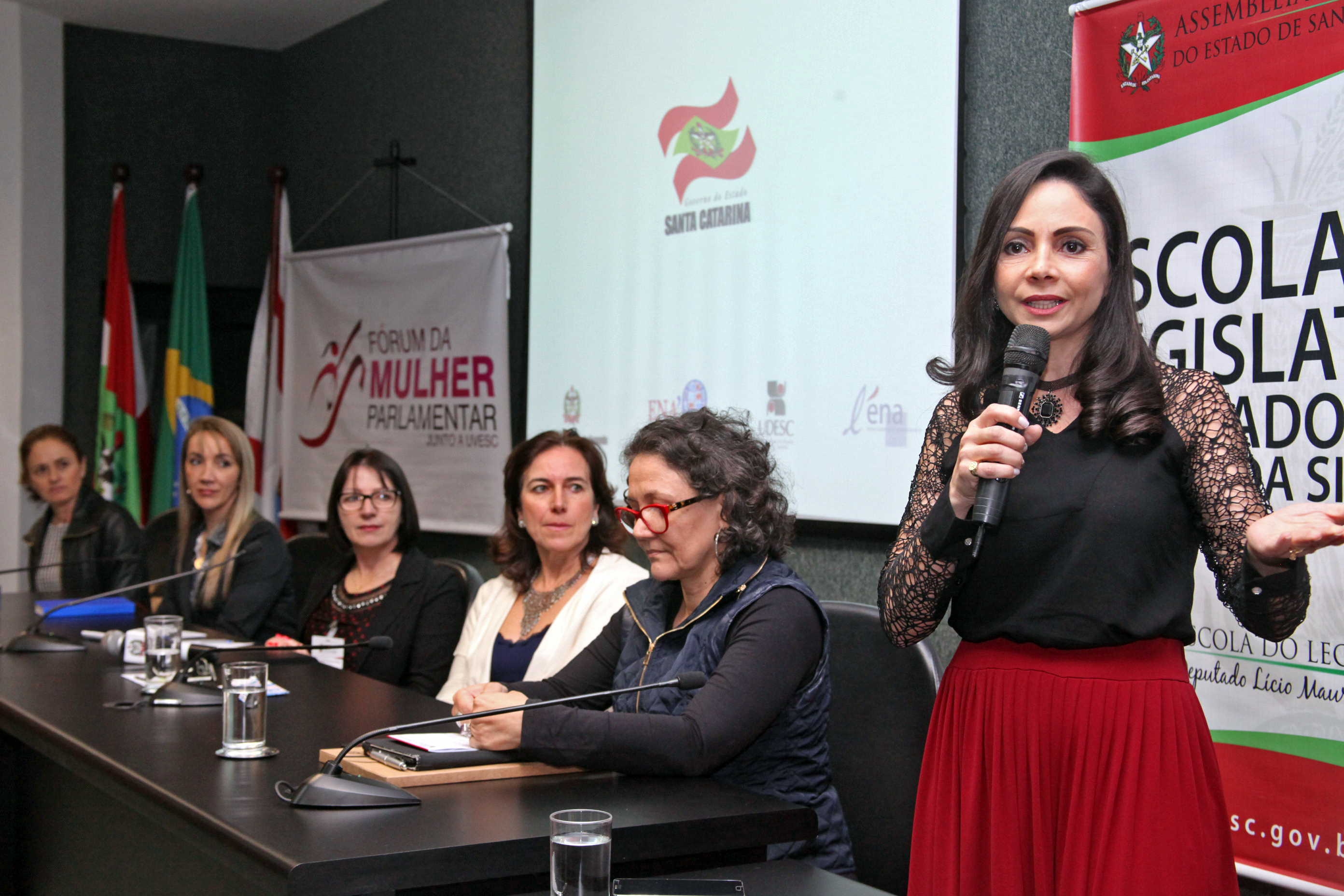 Vanilsa de Oliveira - vice-presidente regional do Extremo Sul do Conselho Estadual da Mulher Empresária (Ceme). VIII Encontro de Mulheres Parlamentares. Foto: Fábio Queiroz / Agência AL