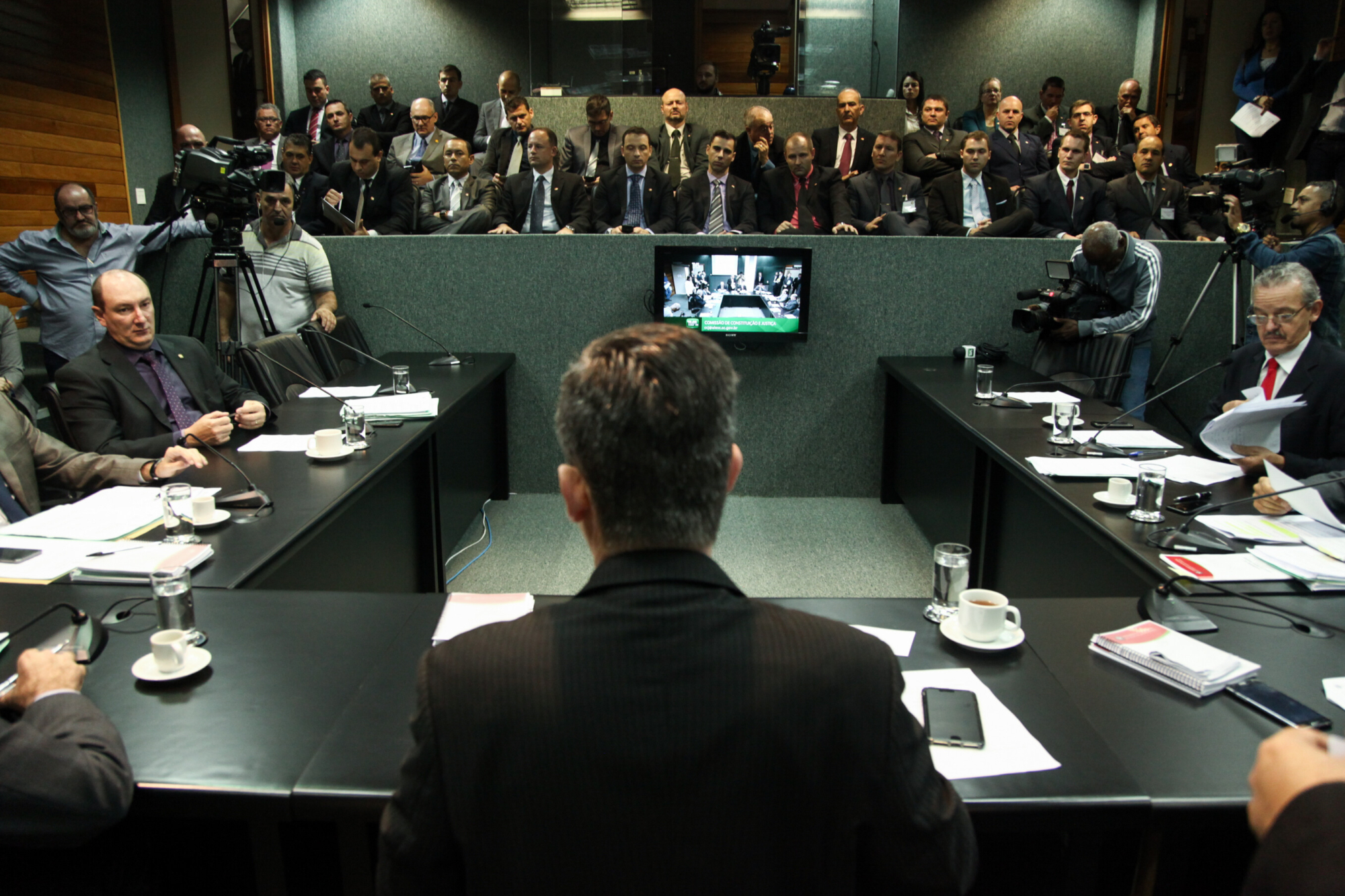 MP que cria e transforma cargos na Secretaria da Saúde passa pela CCJ