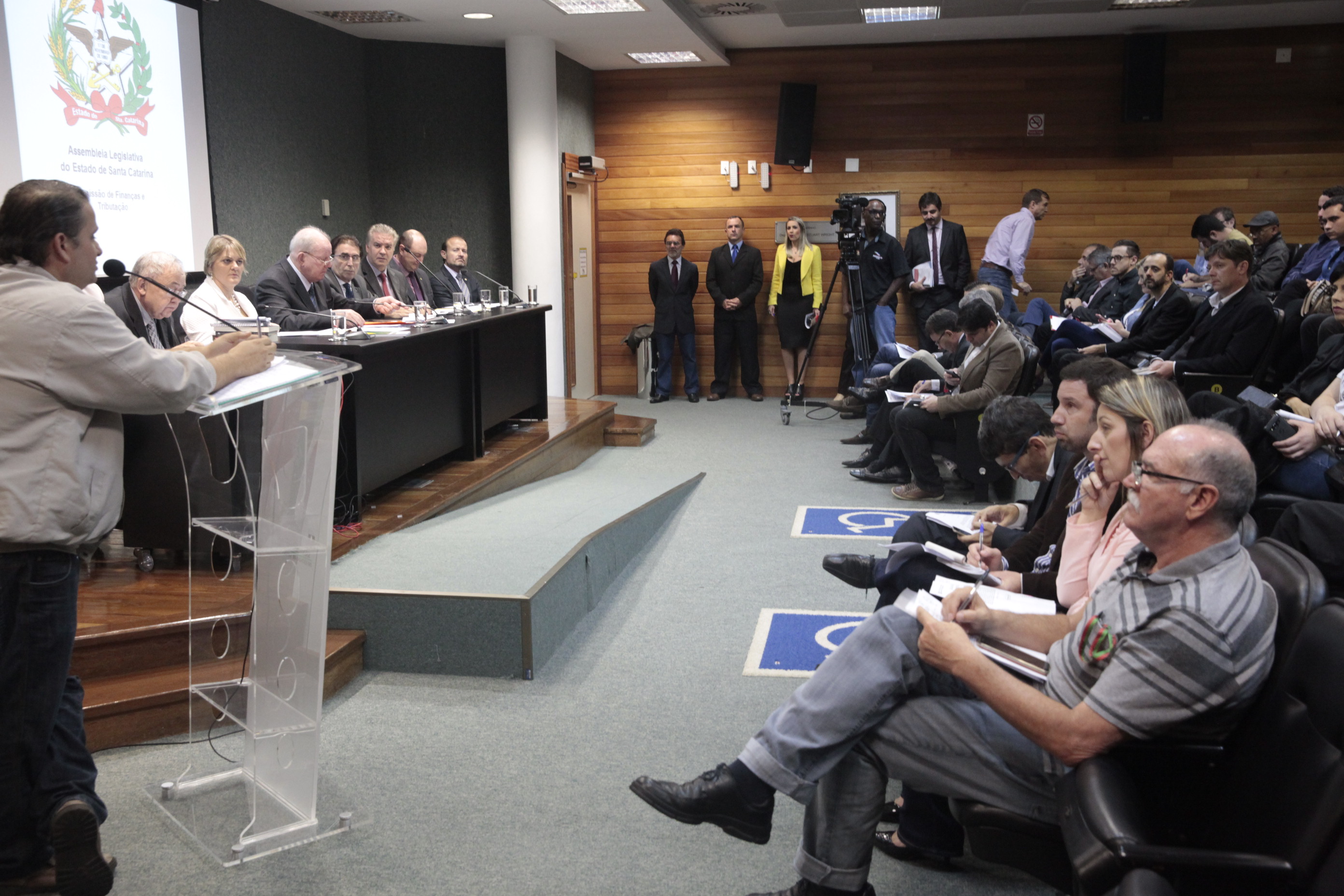 Comissão de Finanças promove Audiência Pública para tratar da medida provisória 210/2017.