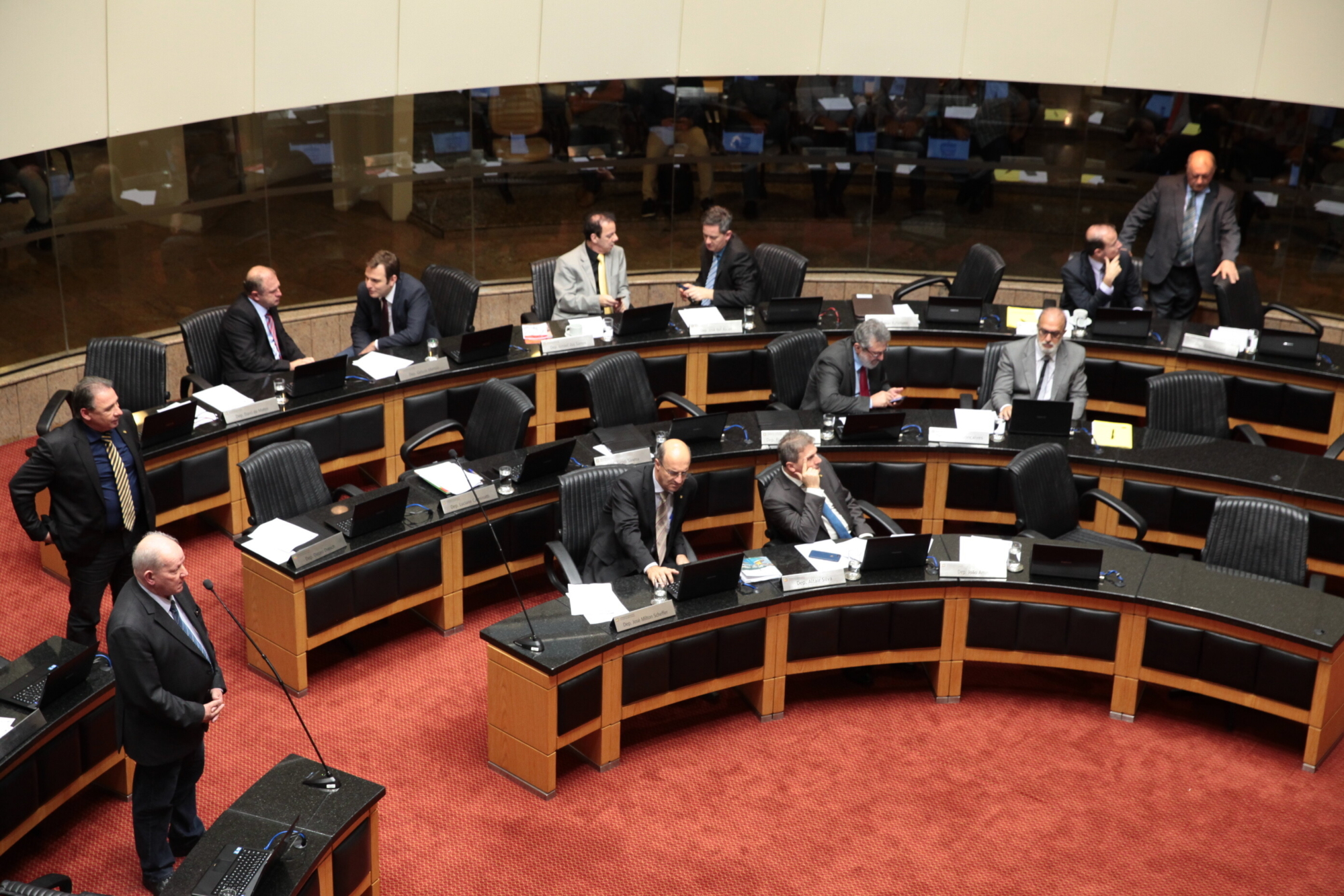 Pronunciamentos dos deputados na sessão desta quarta (24)