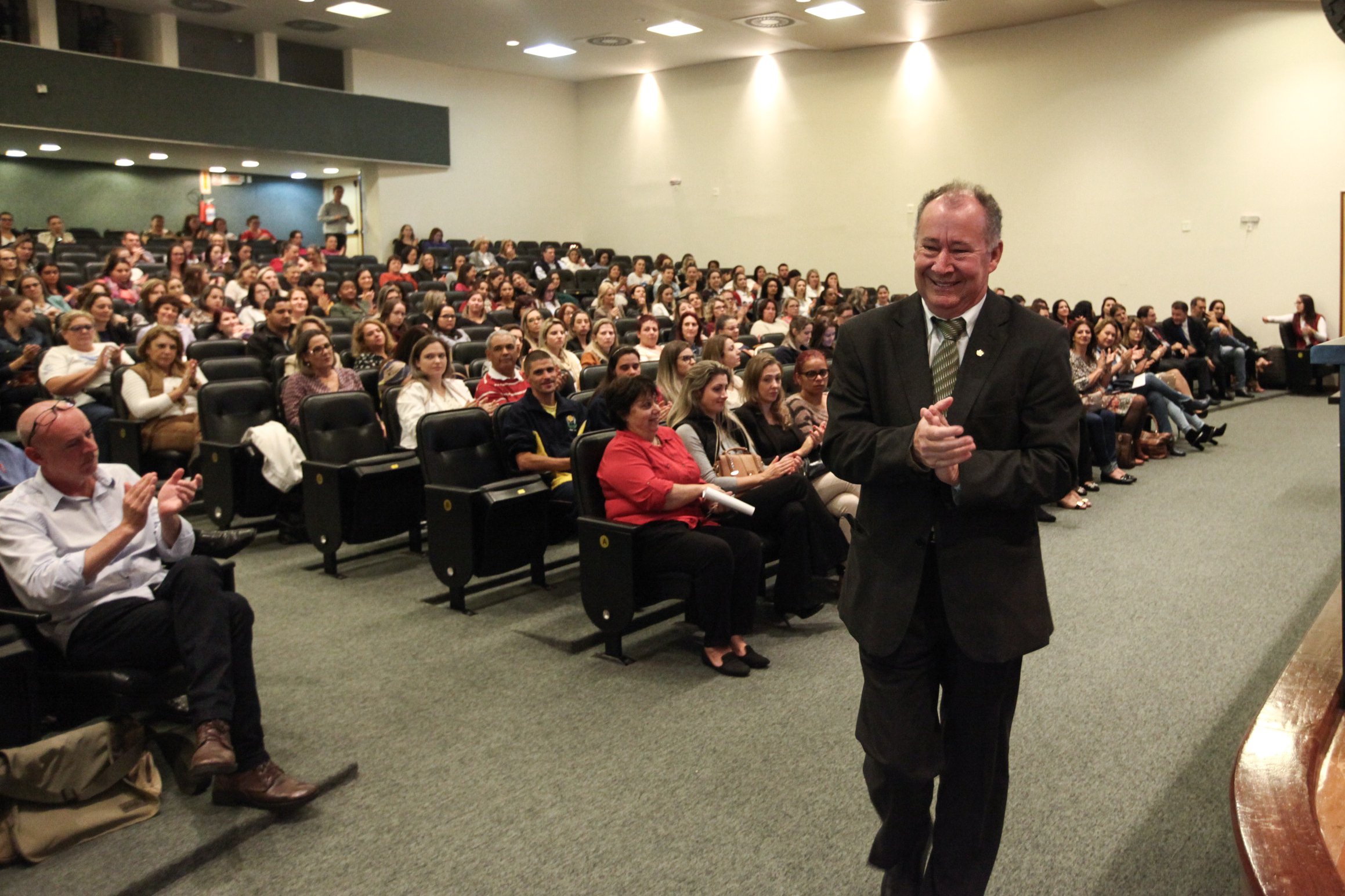 IV Seminário de Saúde e Prevenção das Deficiências das APAEs de Santa Catarina.