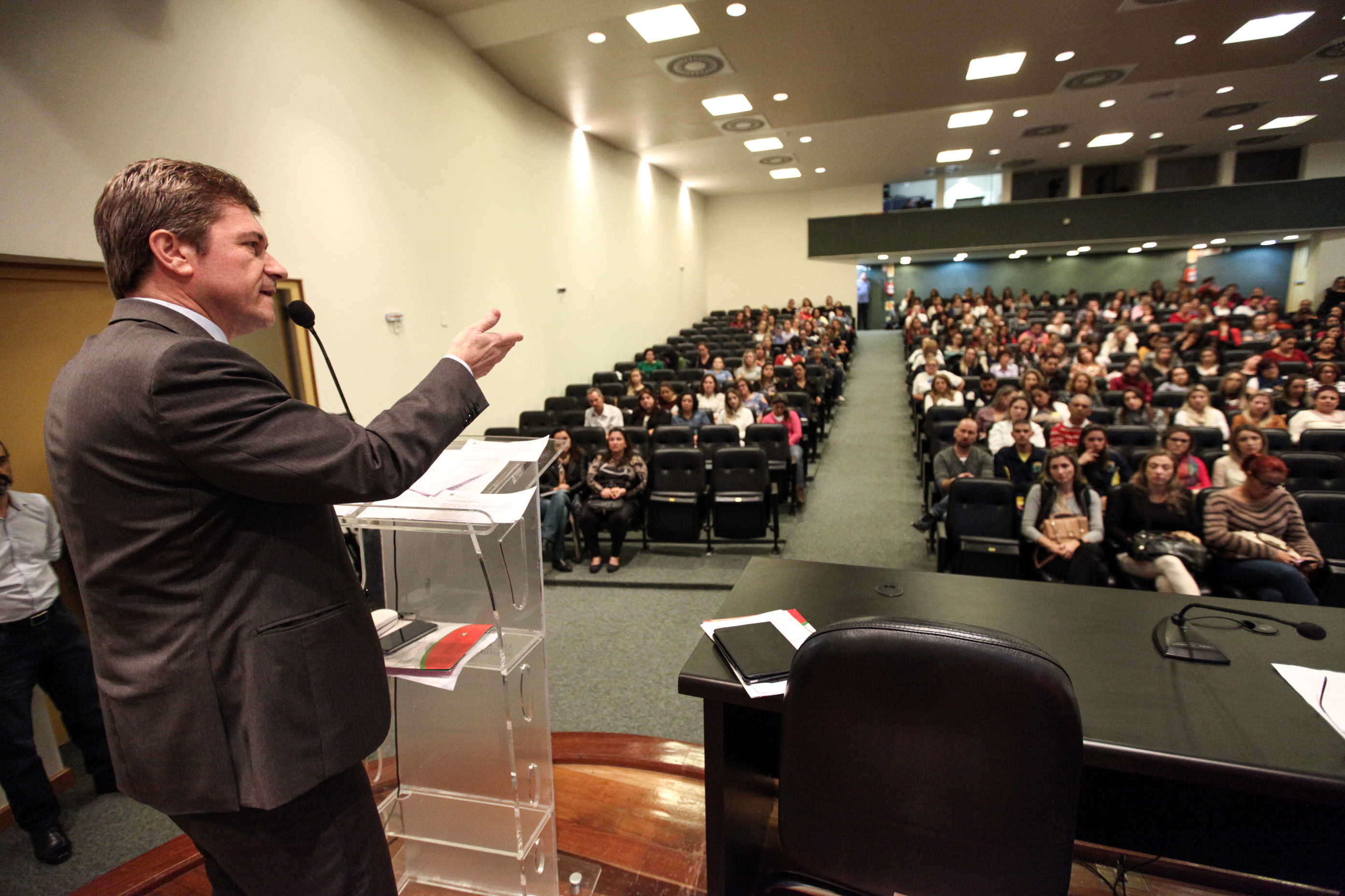 IV Seminário de Saúde e Prevenção das Deficiências das APAEs de Santa Catarina.