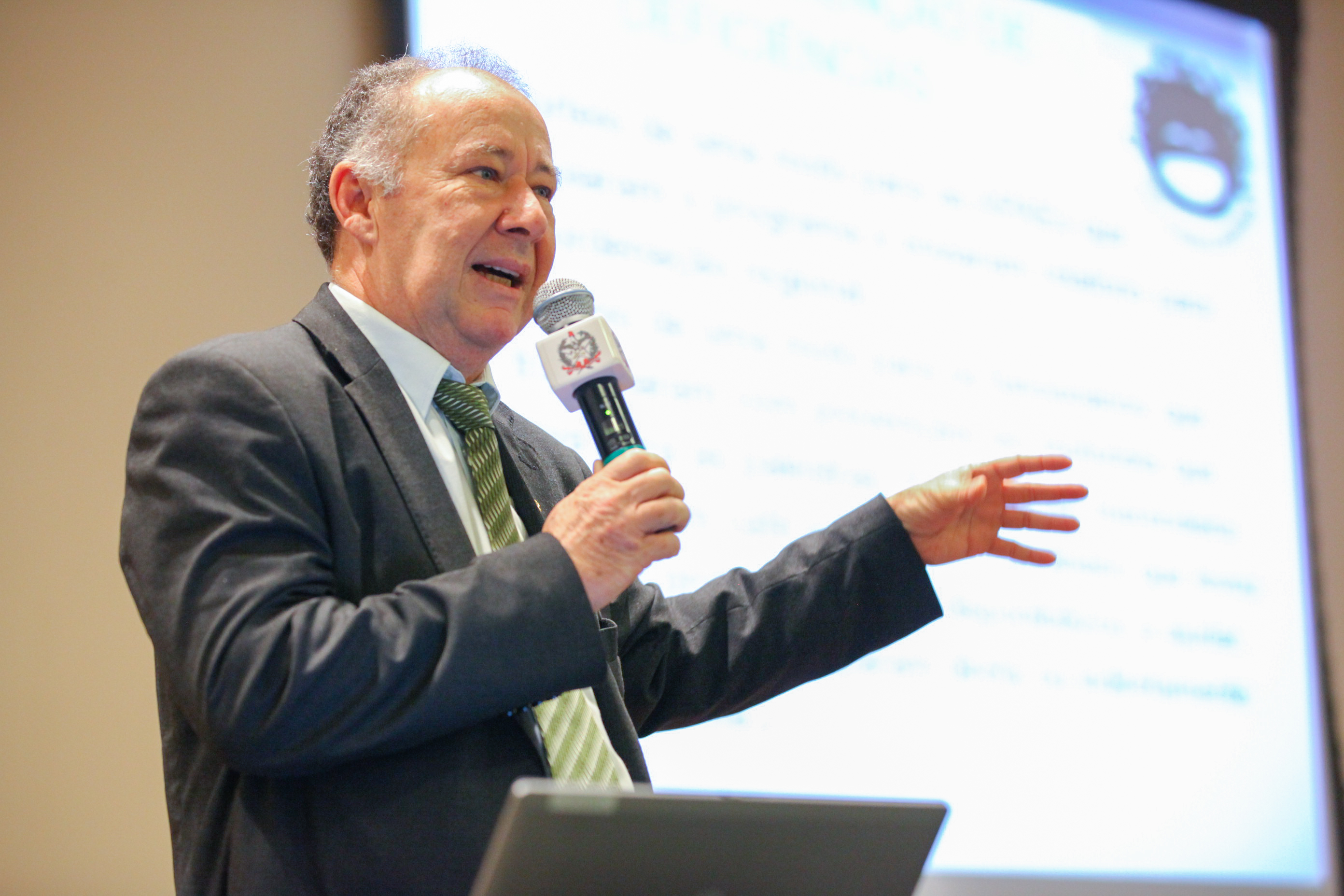 Julio César de Aguiar, Presidente da Federação das APAEs de Santa Catarina.IV Seminário de Saúde e Prevenção das Deficiências das APAEs de Santa Catarina