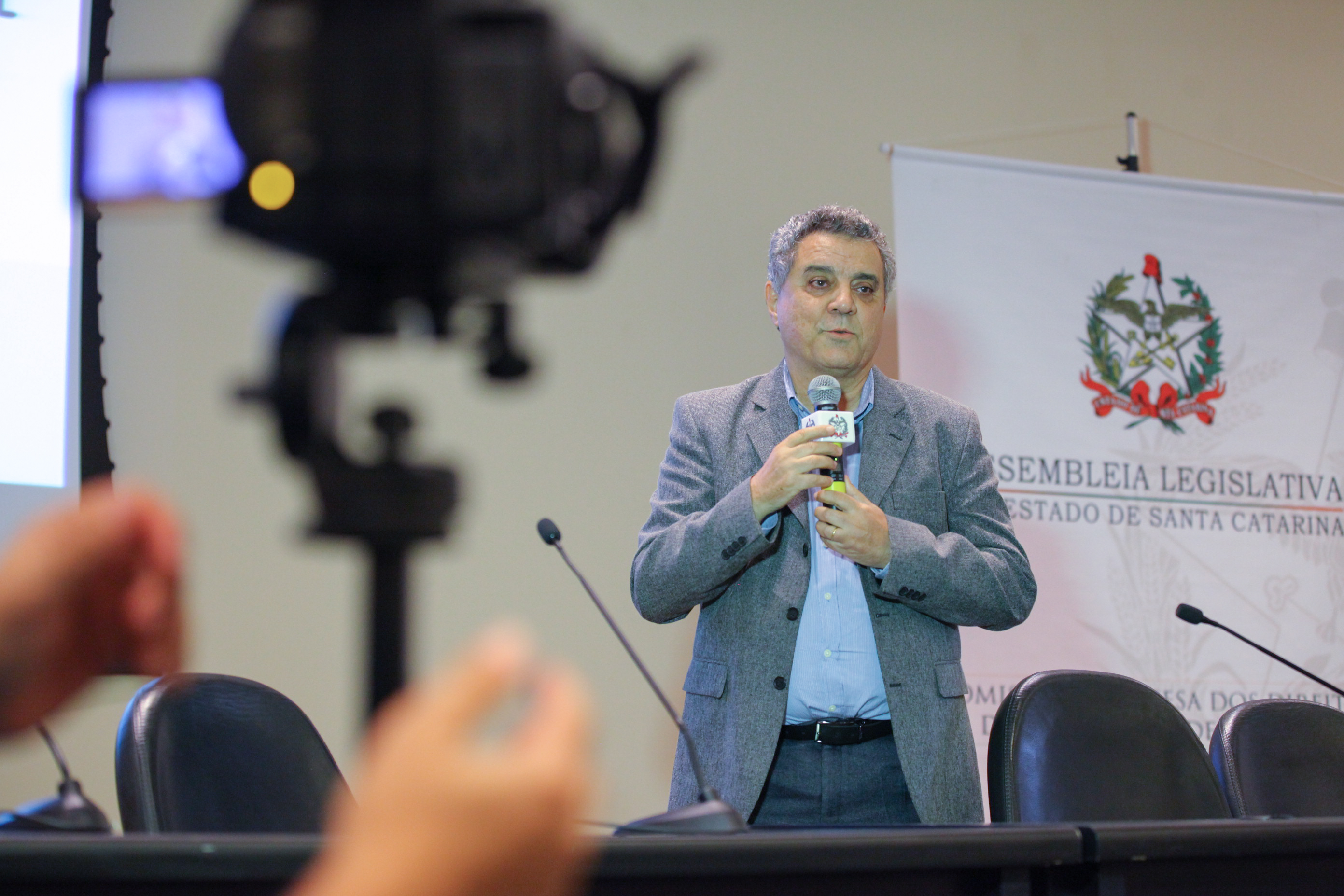 João Monteiro de Pina Neto, médico geneticista e professor. IV Seminário de Saúde e Prevenção das Deficiências das APAEs de Santa Catarina