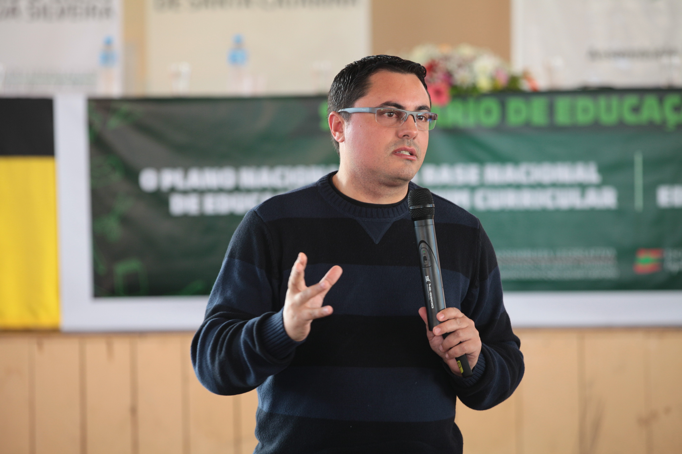 Professor Willian Simões