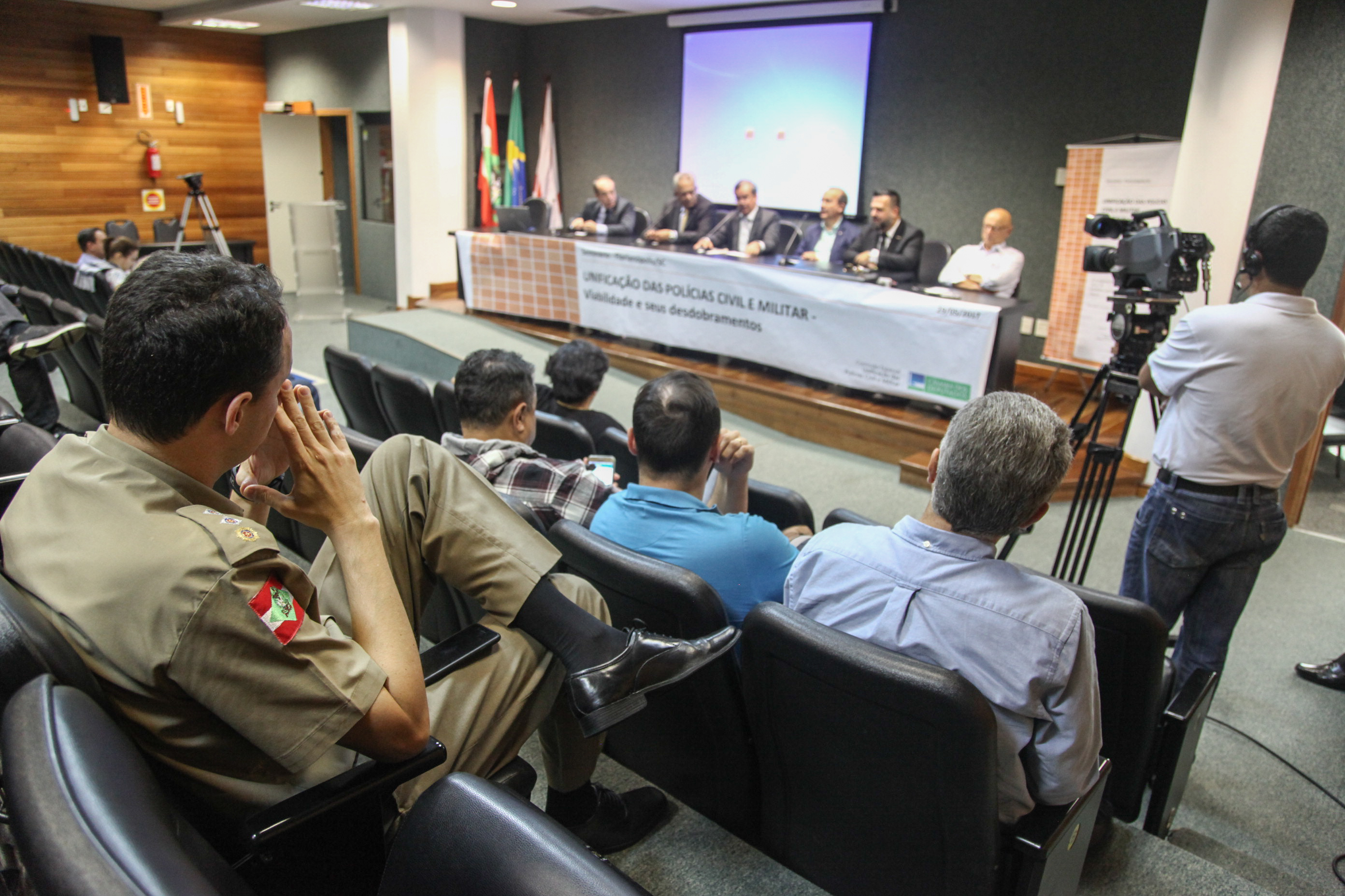 Seminário: Unificação das polícias Civil e Militar