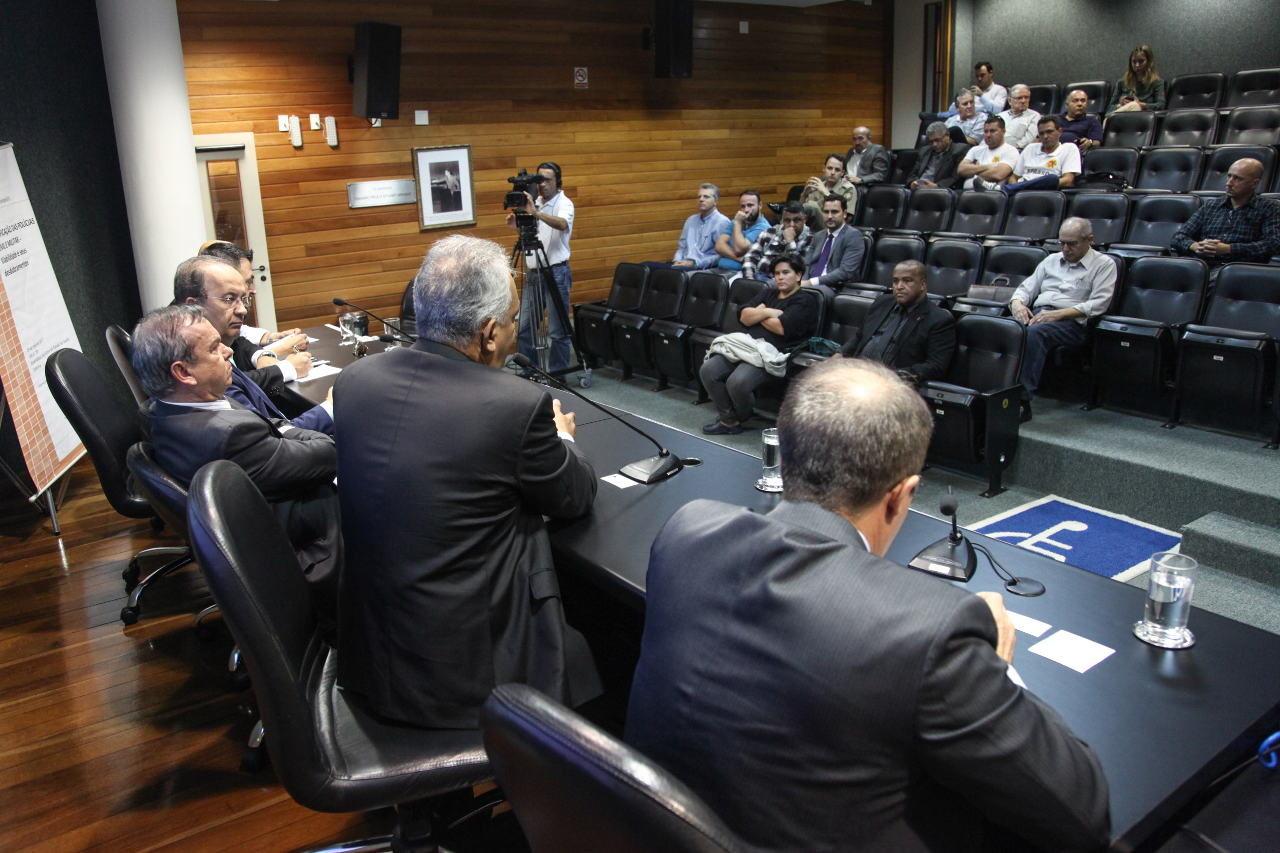 Seminário: Unificação das polícias Civil e Militar.