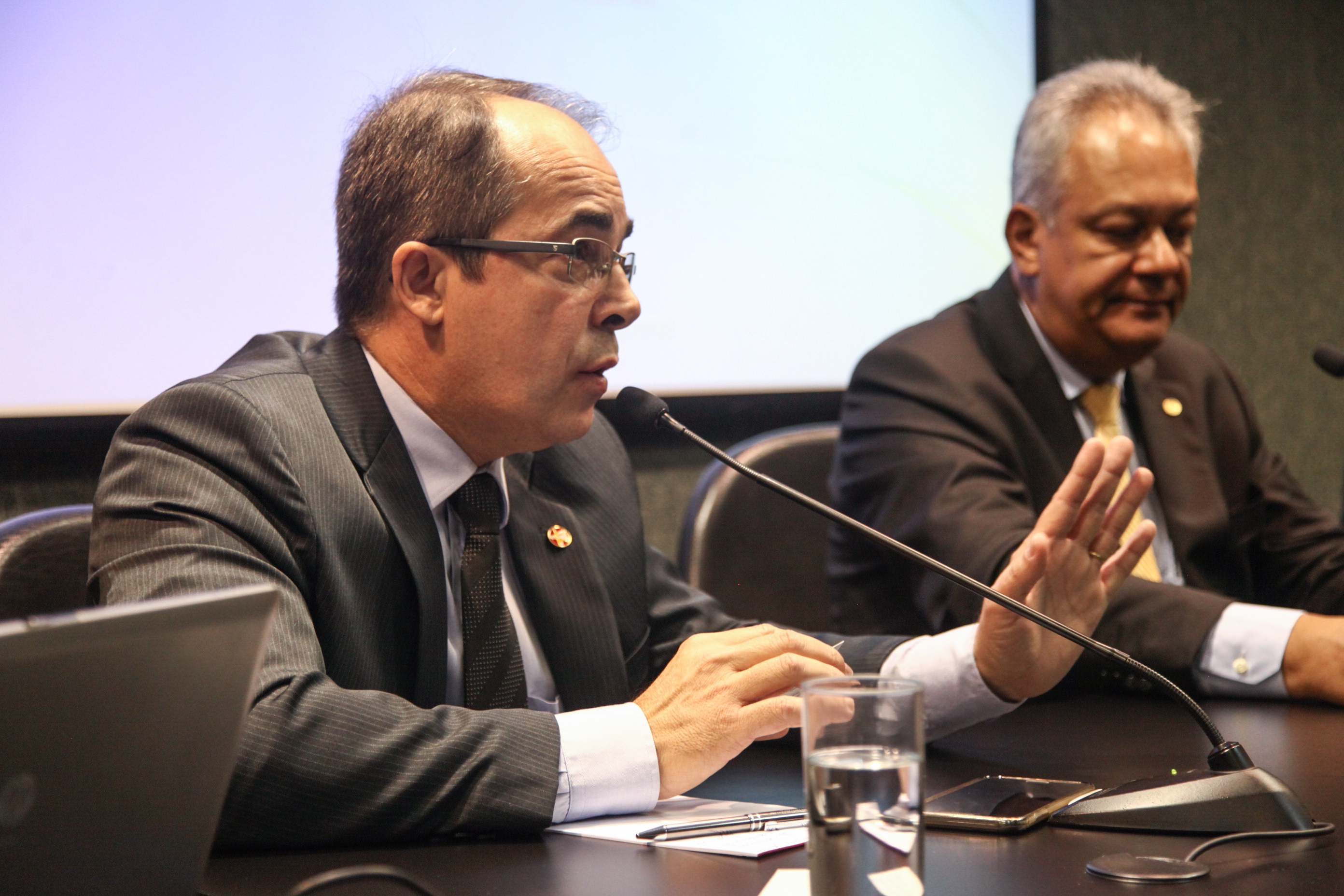 Seminário: Unificação das polícias Civil e Militar.