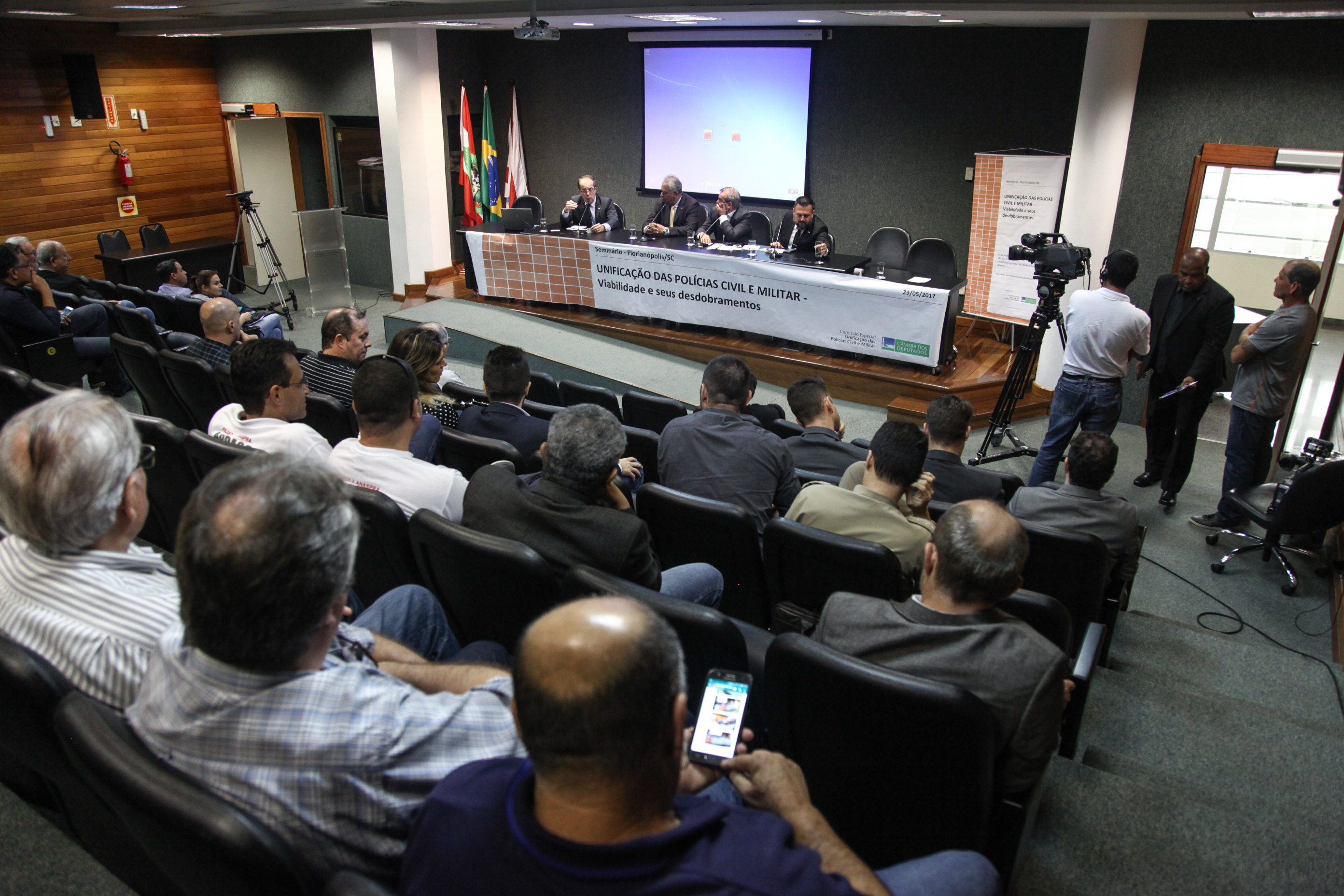 Seminário: Unificação das polícias Civil e Militar.