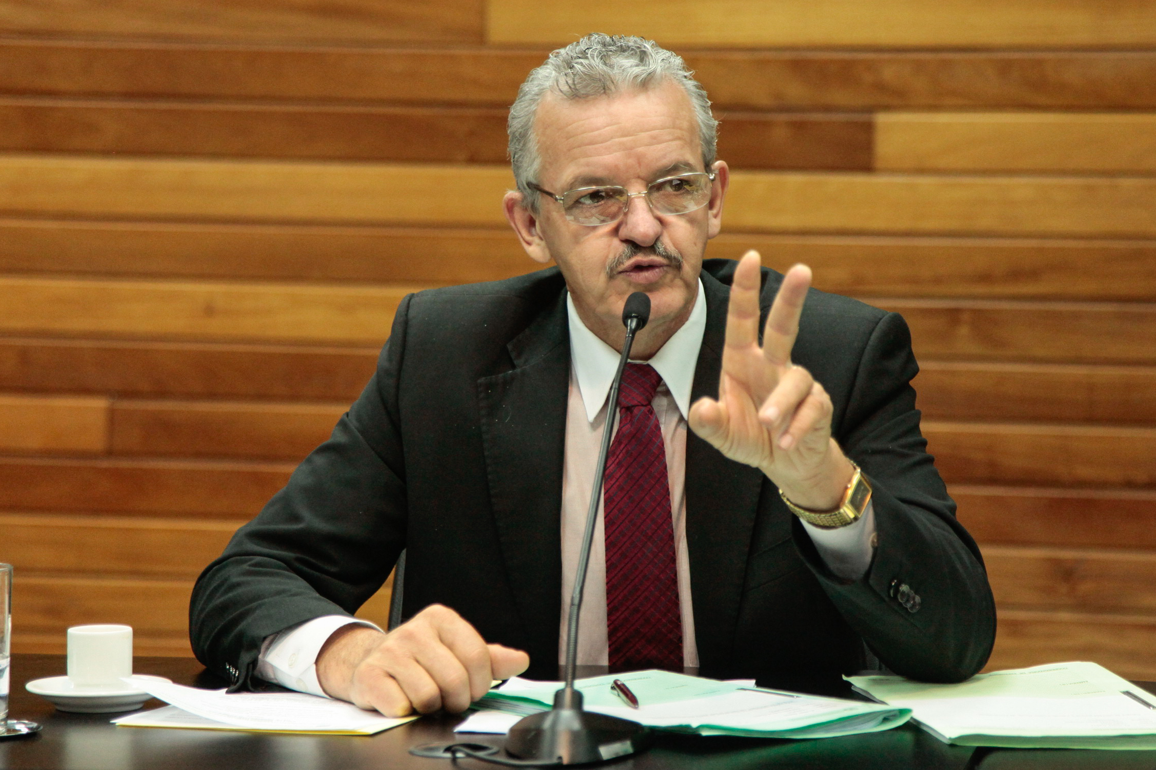 Deputado Dirceu Dresch (PT). Comissão de Trabalho, Administração e Serviços Públicos.