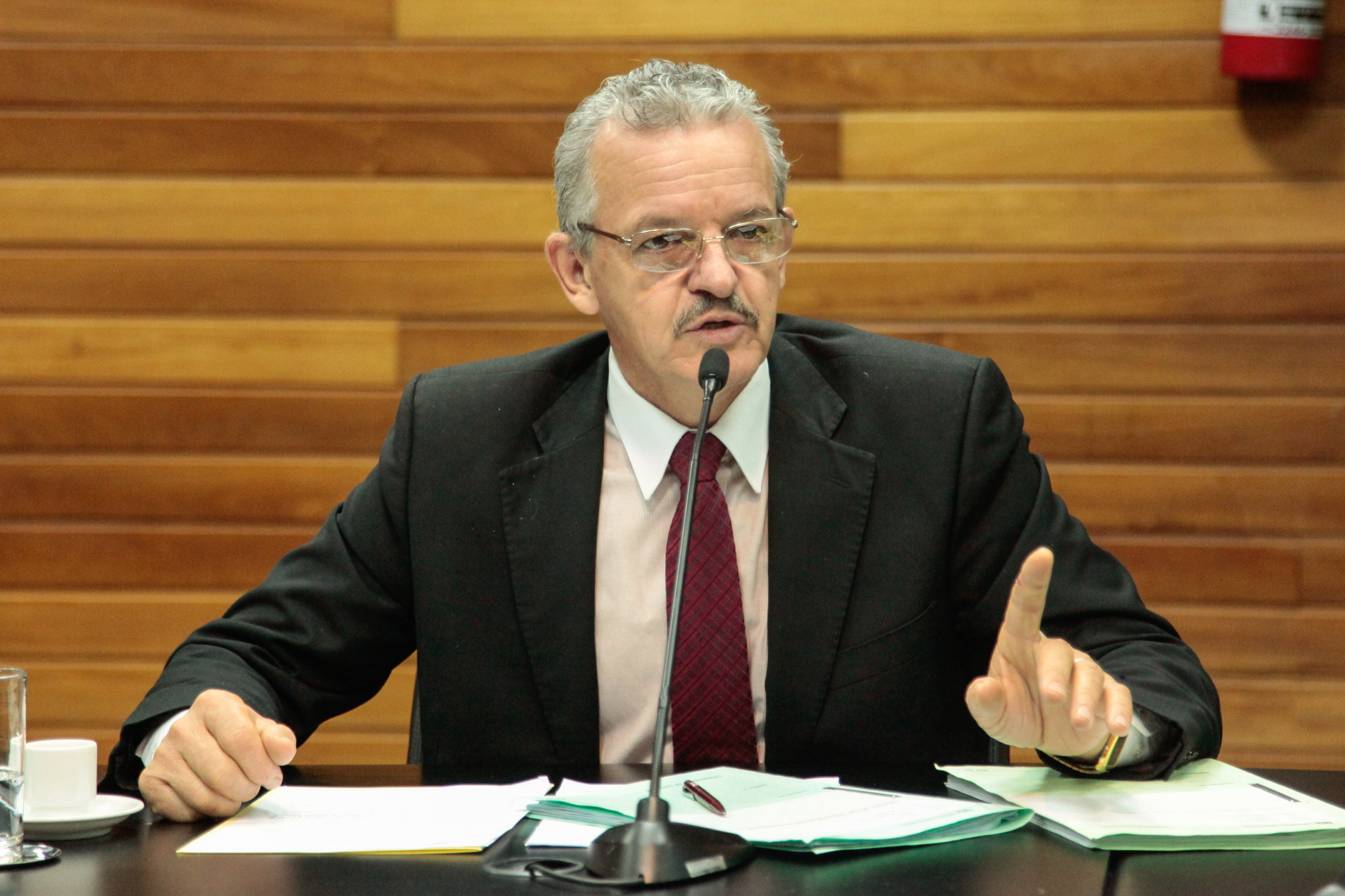 Deputado Dirceu Dresch (PT). Comissão de Trabalho, Administração e Serviços Públicos.