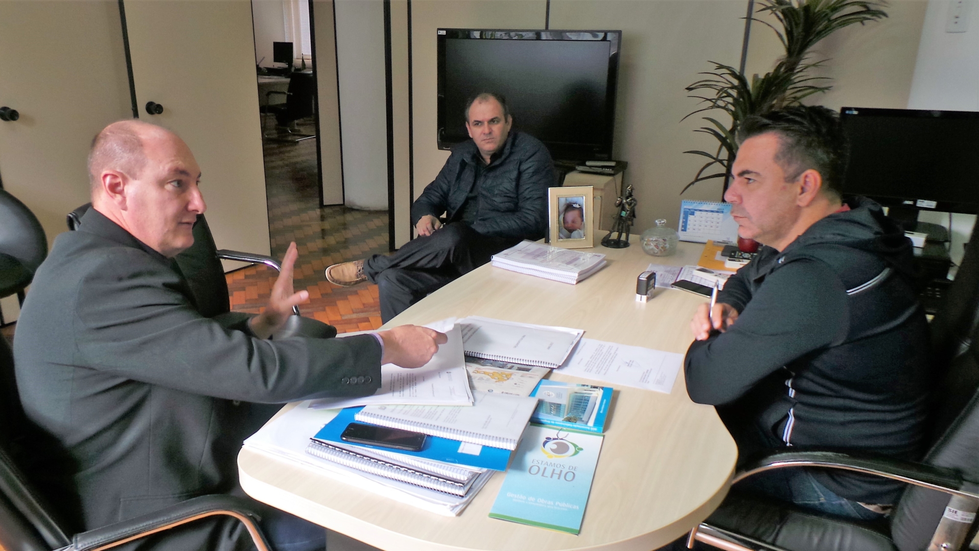 Mauro De Nadal busca recursos para recuperar rodovias no Extremo Oeste