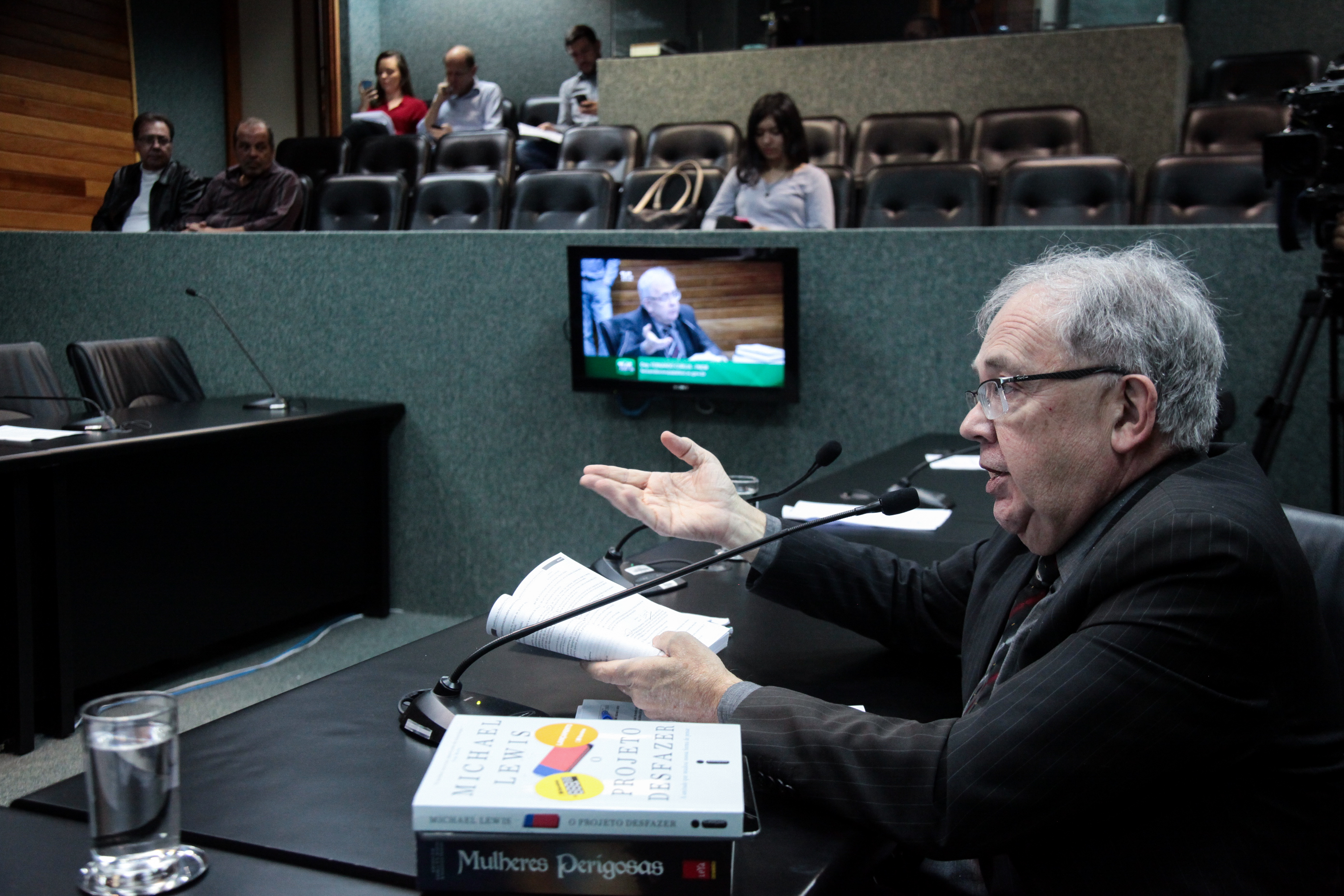 Deputado Fernando Coruja (PMDB). Comissão de Trabalho, Administração e Serviços Públicos.