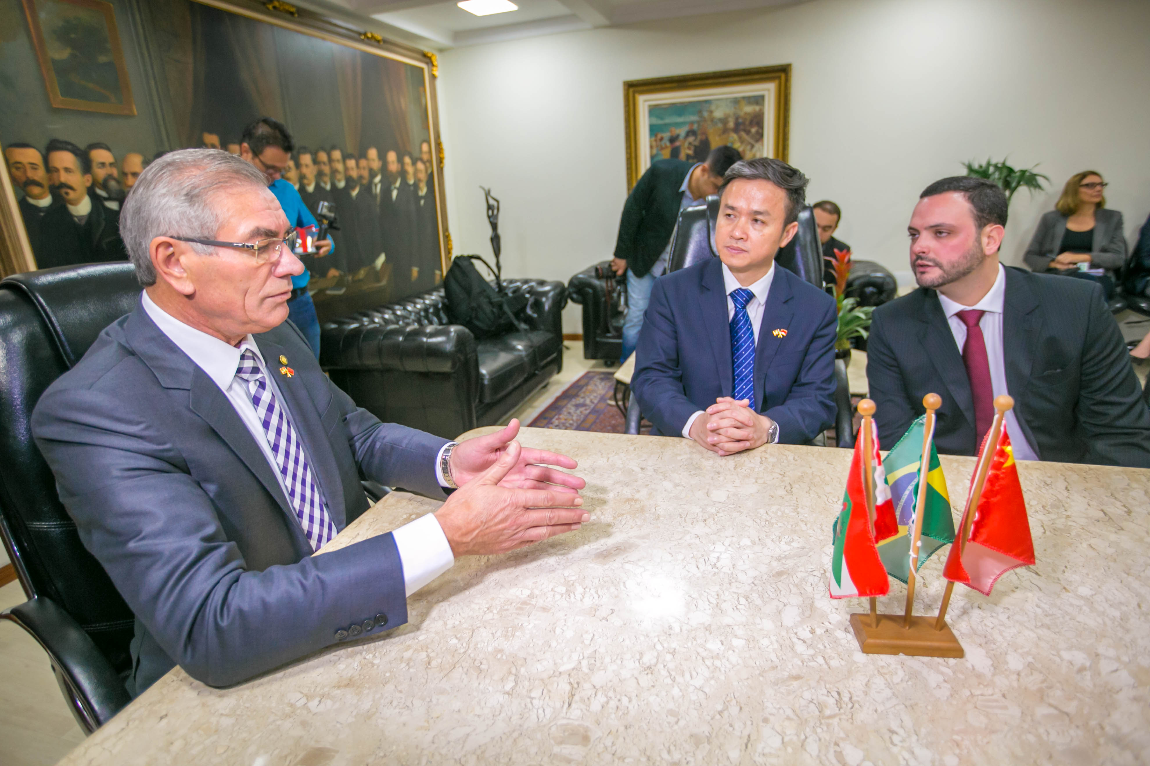 Visita de Comissão Chinesa a ALESC