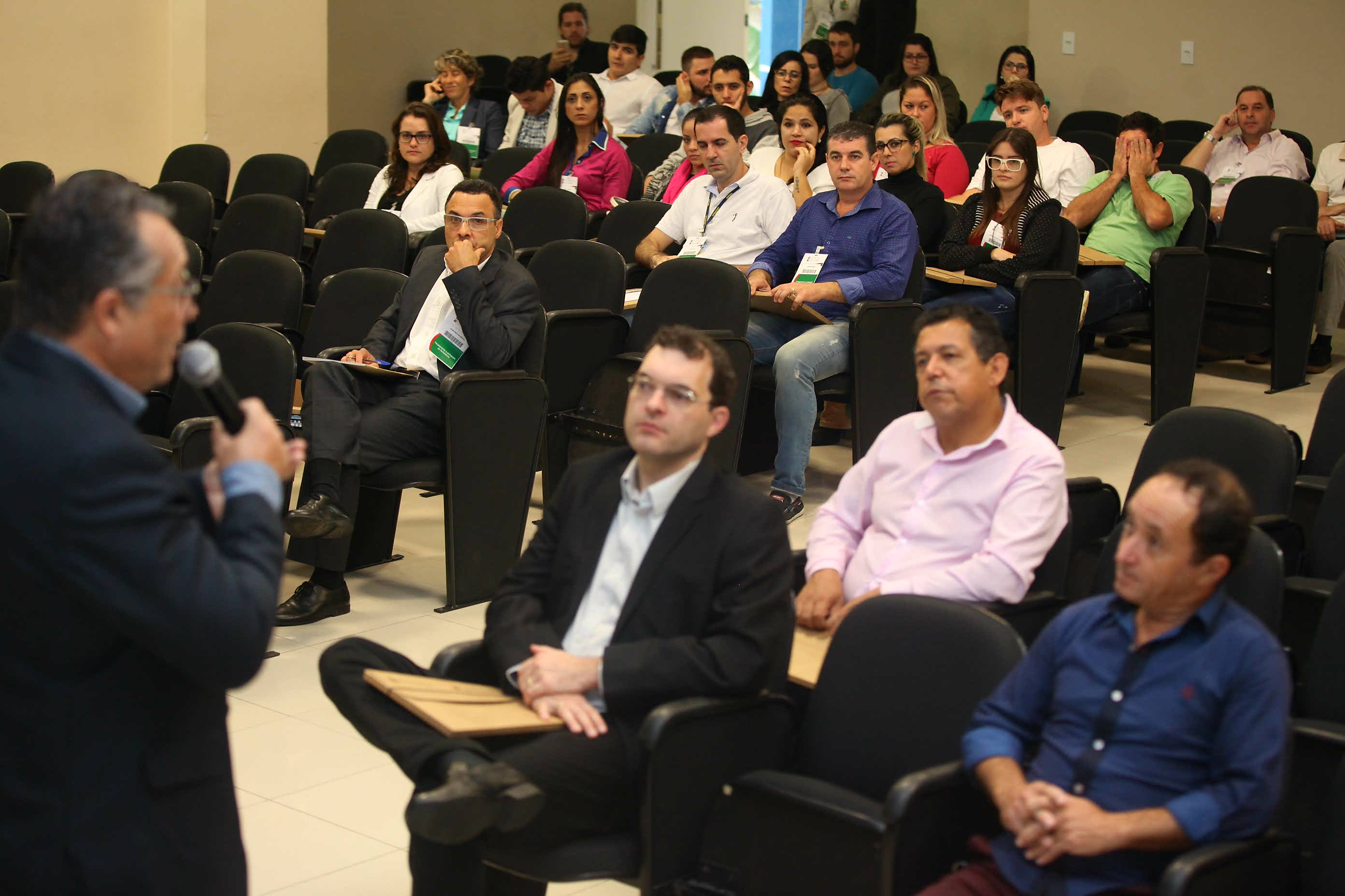 Escola do Legislativo Realiza o Programa Qualifica na Câmara Municipal de Itapema