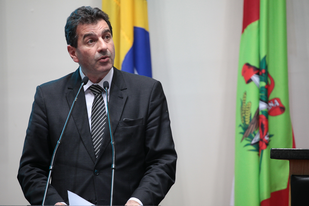 Sessão Ordinária. Deputado Valdir Cobalchini (PMDB) - Foto: Miriam Zomer / Agência AL