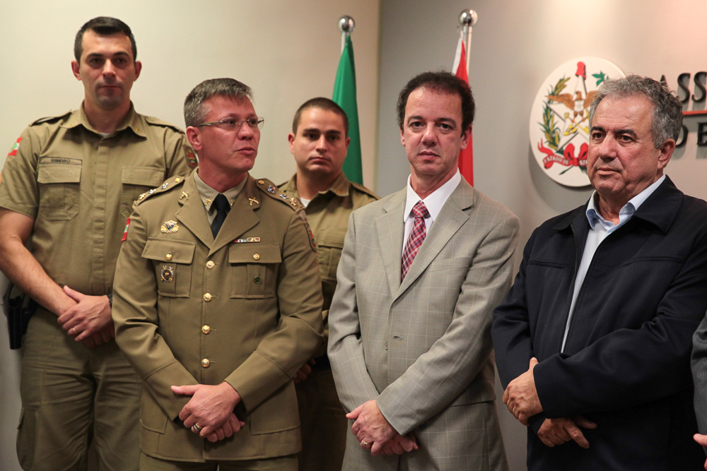 Homenagem aos Policiais Militares.