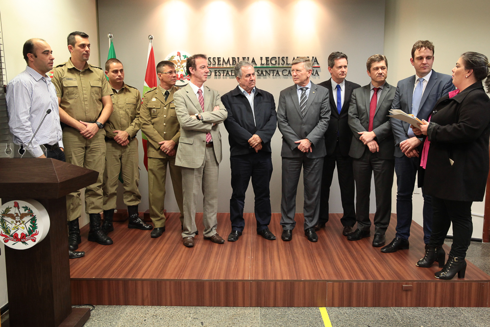 Homenagem aos Policiais Militares.