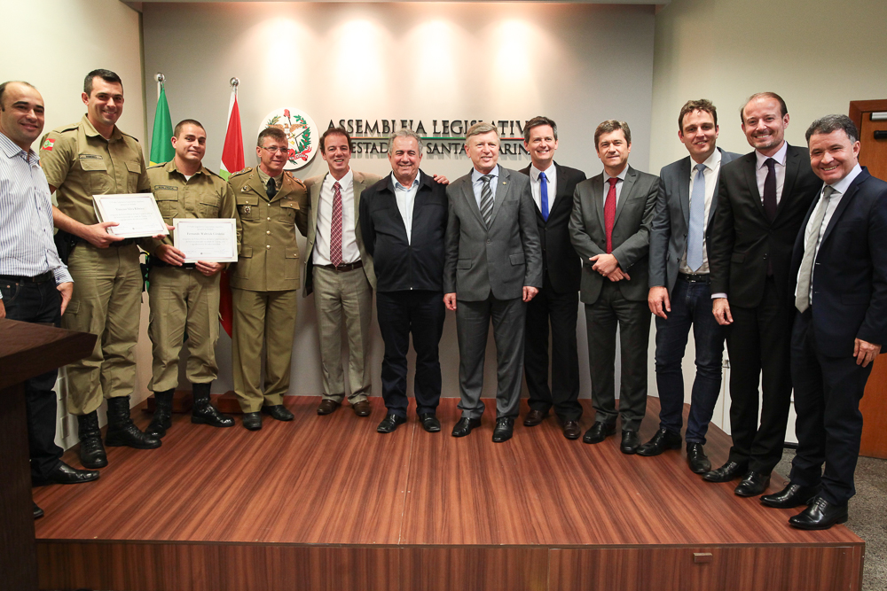 Homenagem aos Policiais Militares.