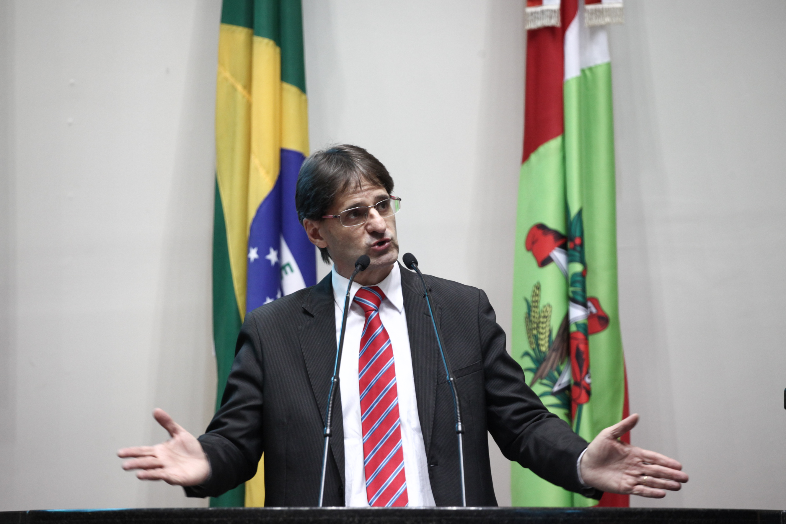 Deputado Neodi Saretta (PT). Sessão Ordinária. Foto: Karina Ferreira.