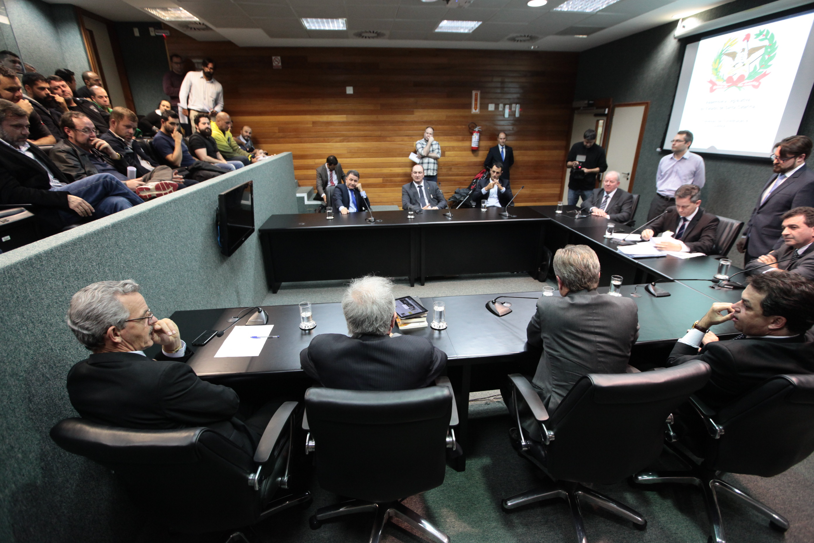 Reunião Extraordinária da Comissão de Constituição e Justiça.