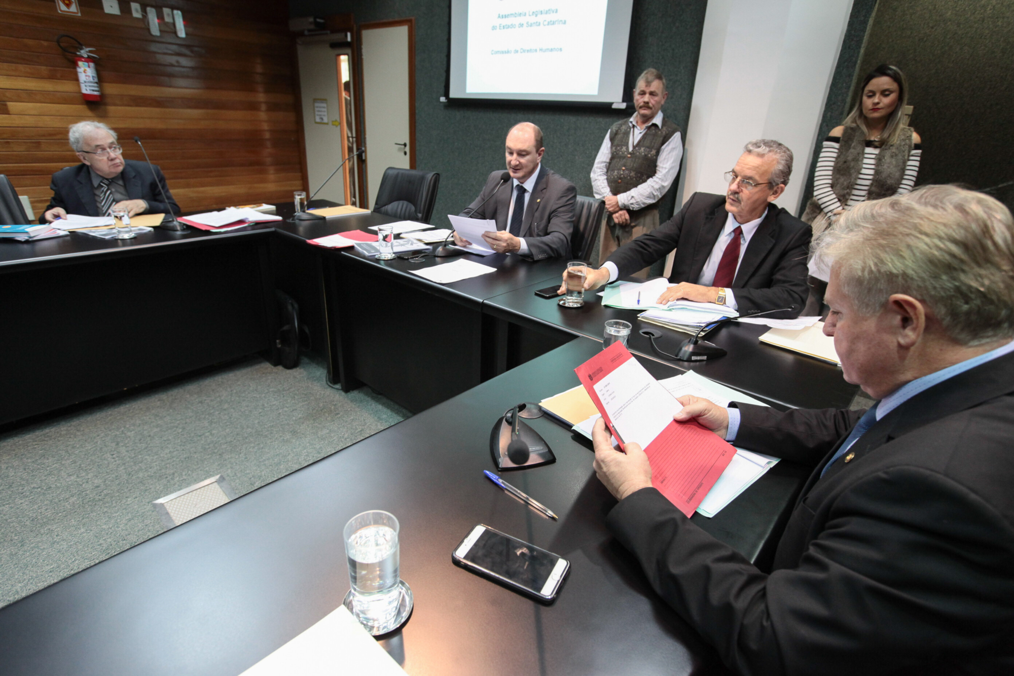 Direitos Humanos delibera matérias e aprova duas audiências públicas