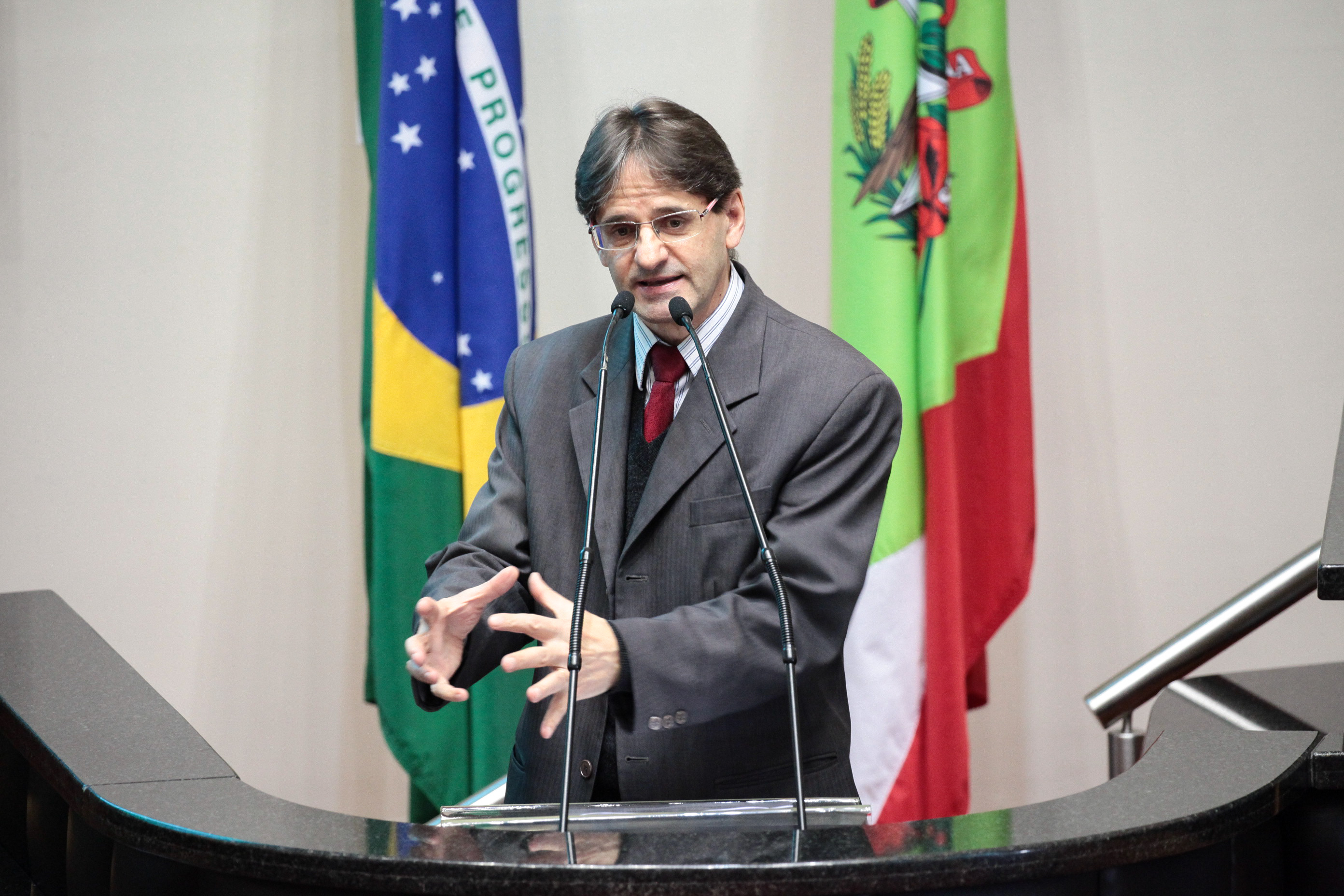 Deputado Neodi Saretta (PT). Sessão Ordinária.