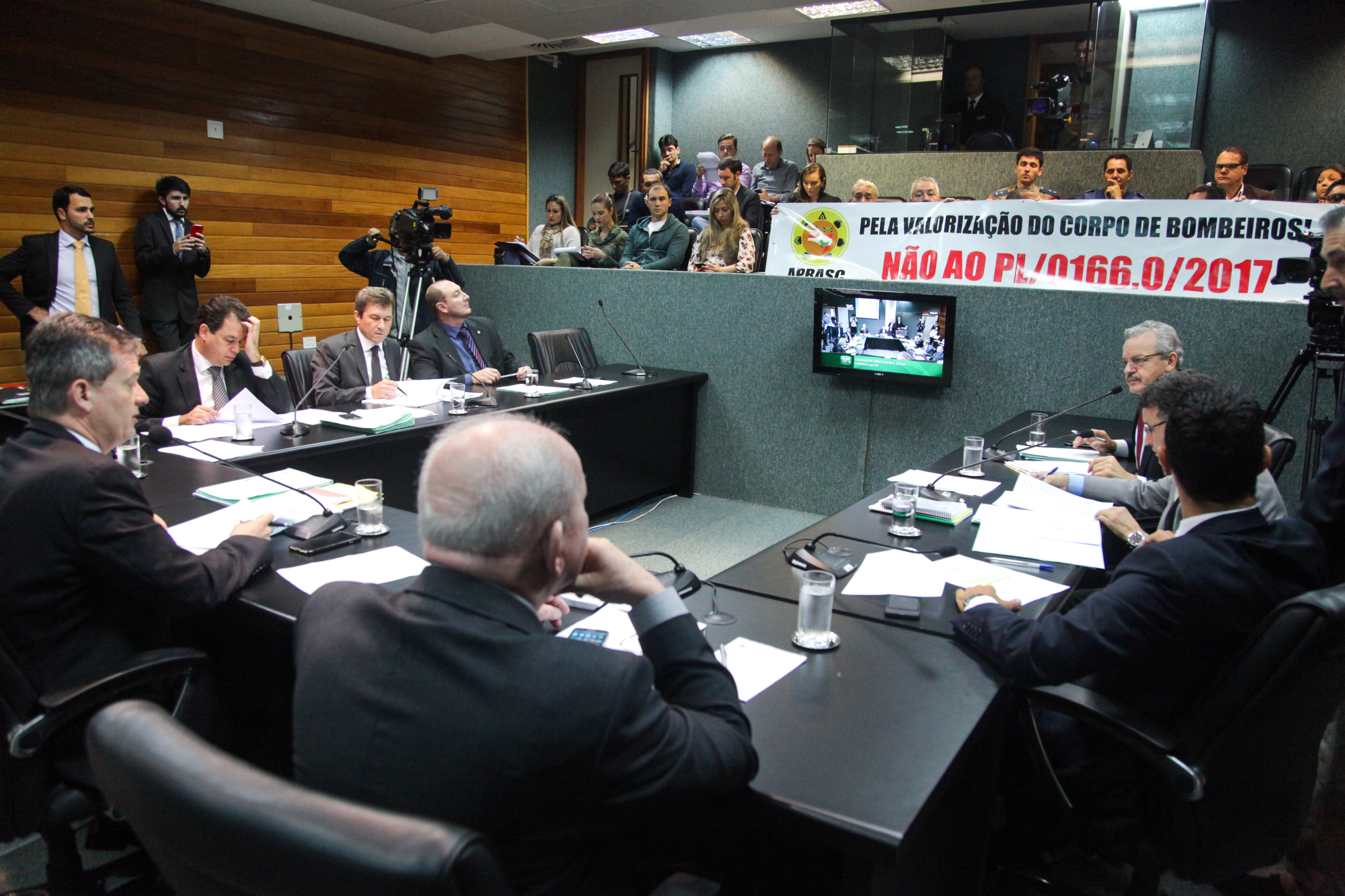 Comissão de Constituição e Justiça.