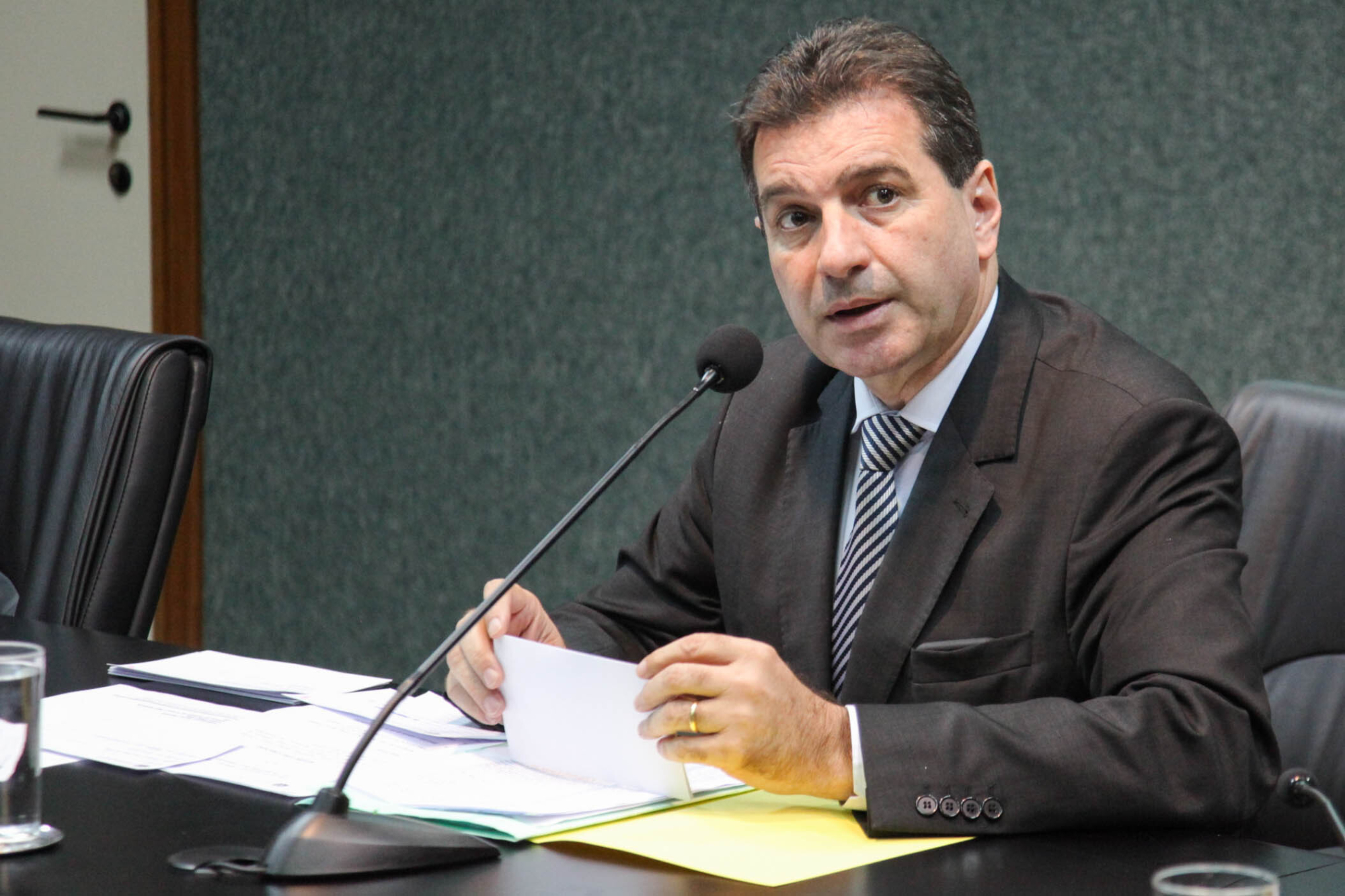 Deputado Valdir Cobalchini, presidente da comissão
