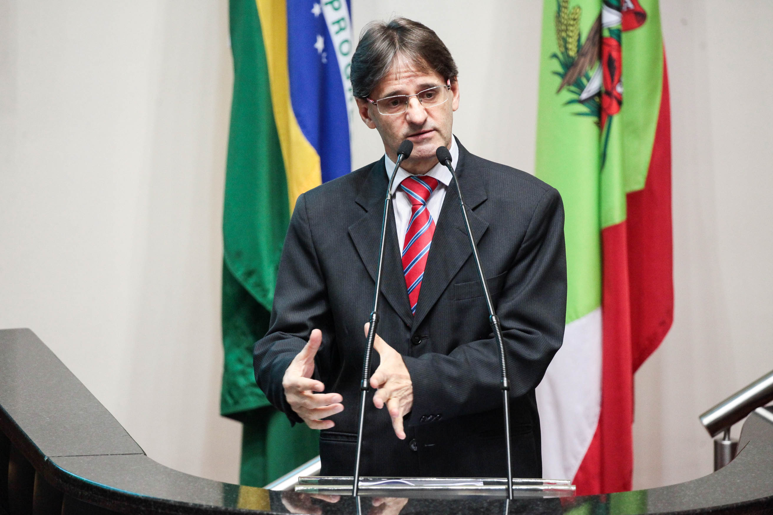 Deputado Neodi Saretta (PT). Sessão Ordinária.