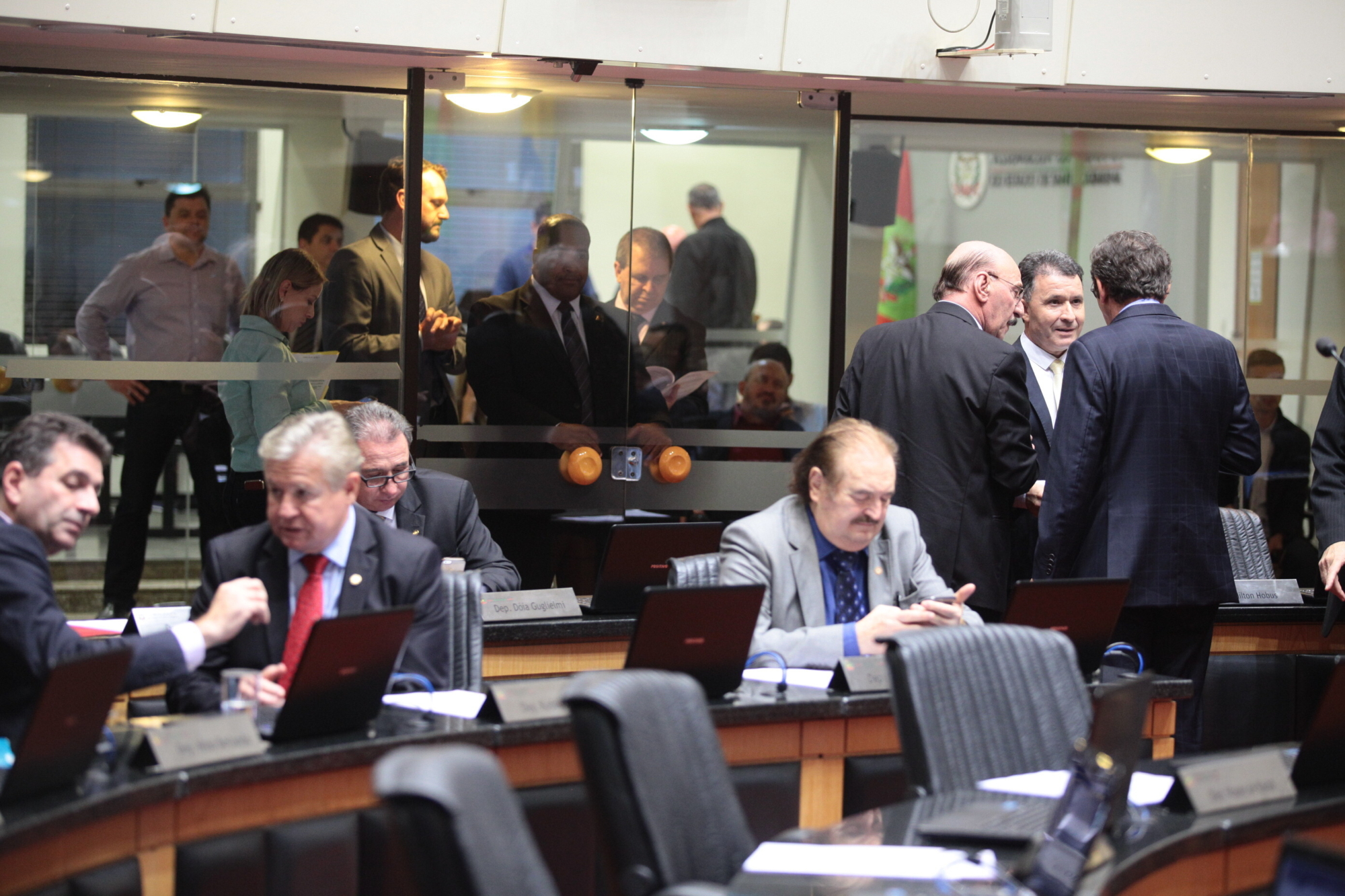 Deputados aprovam mudanças no sistema de previdência complementar de SC