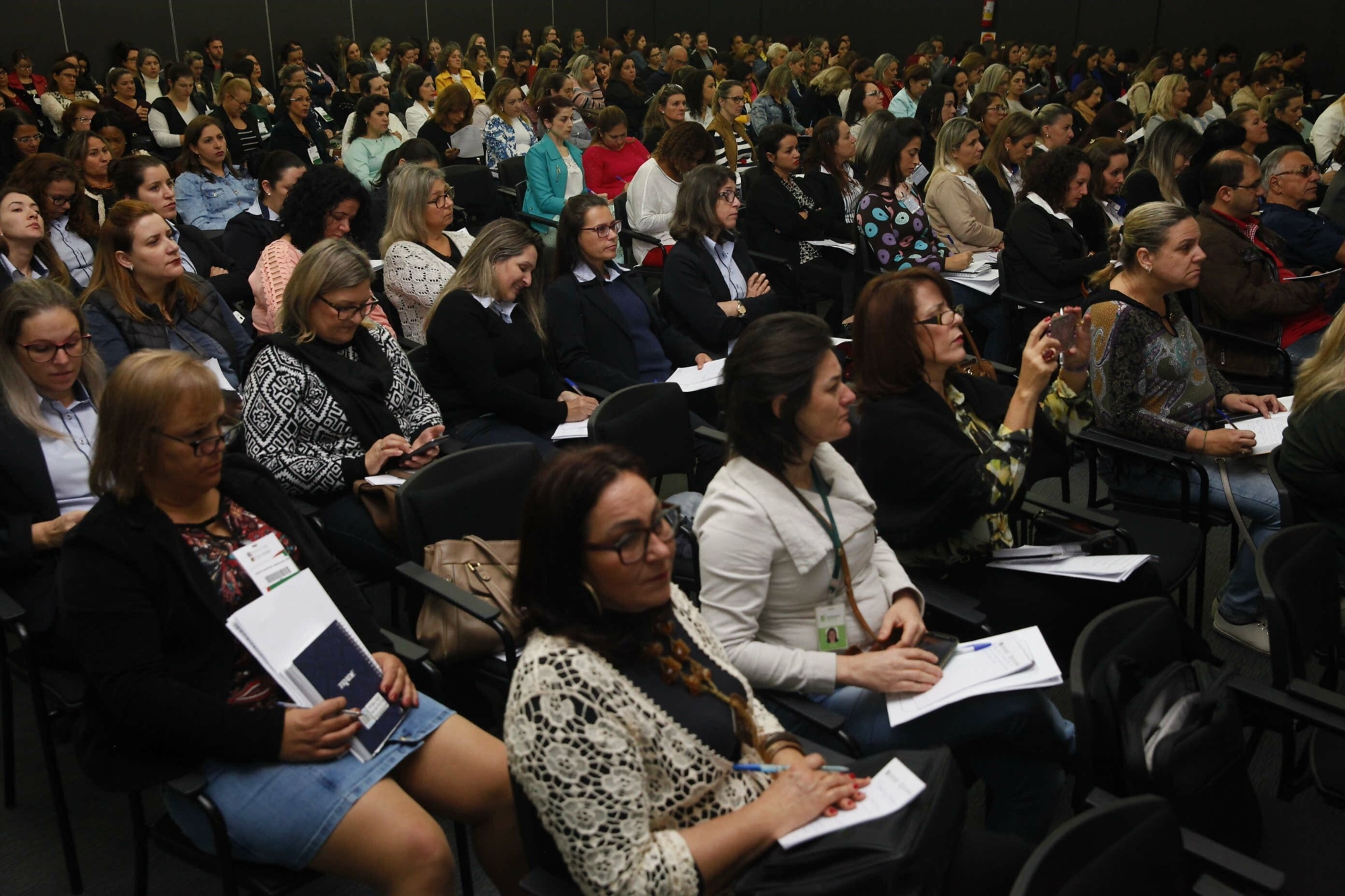 Em Criciúma, seminário regional debate futuro do Plano Nacional da Educação