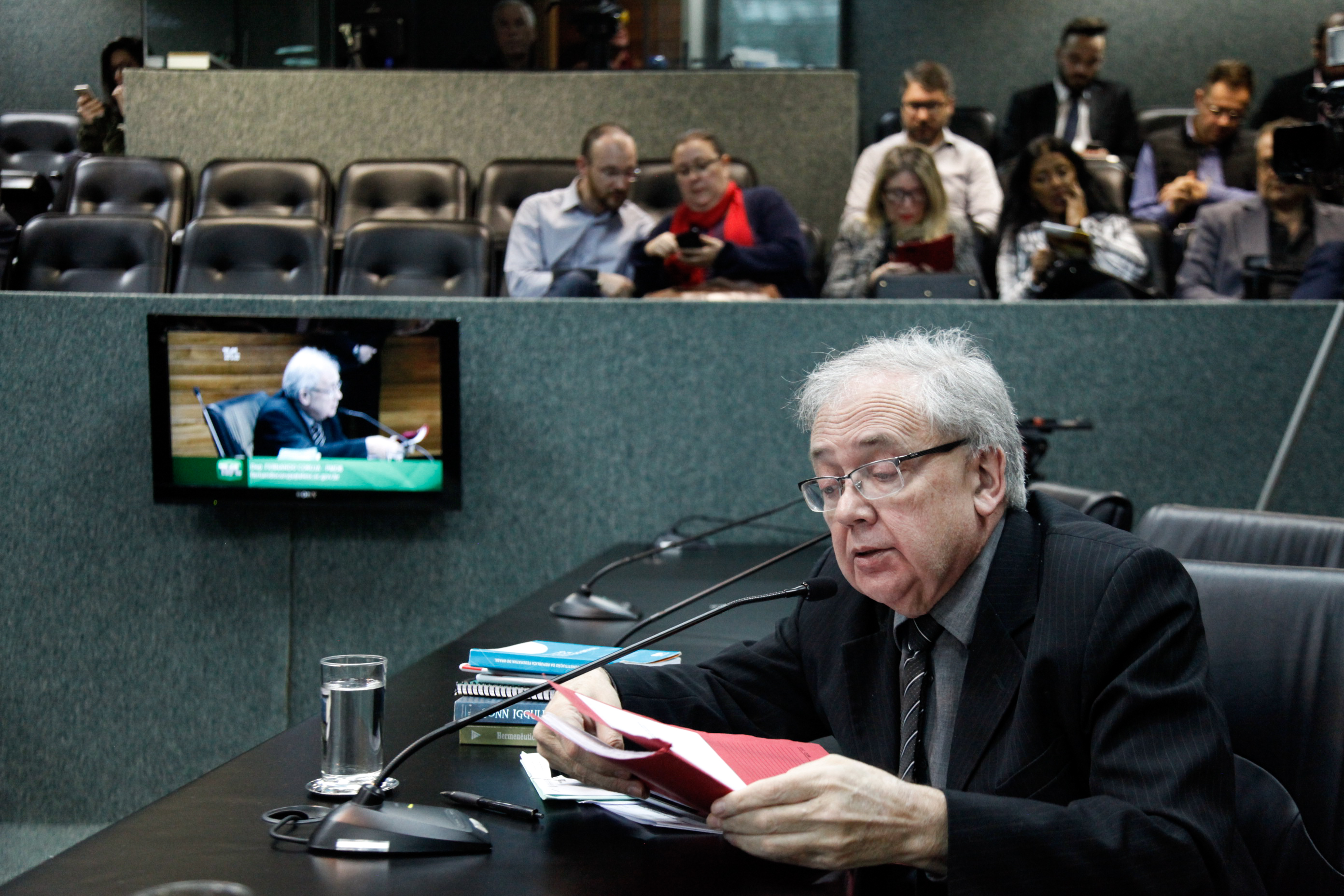 Deputado Fernando Coruja (PMDB). Comissão de Trabalho, Administração e Serviços Públicos.