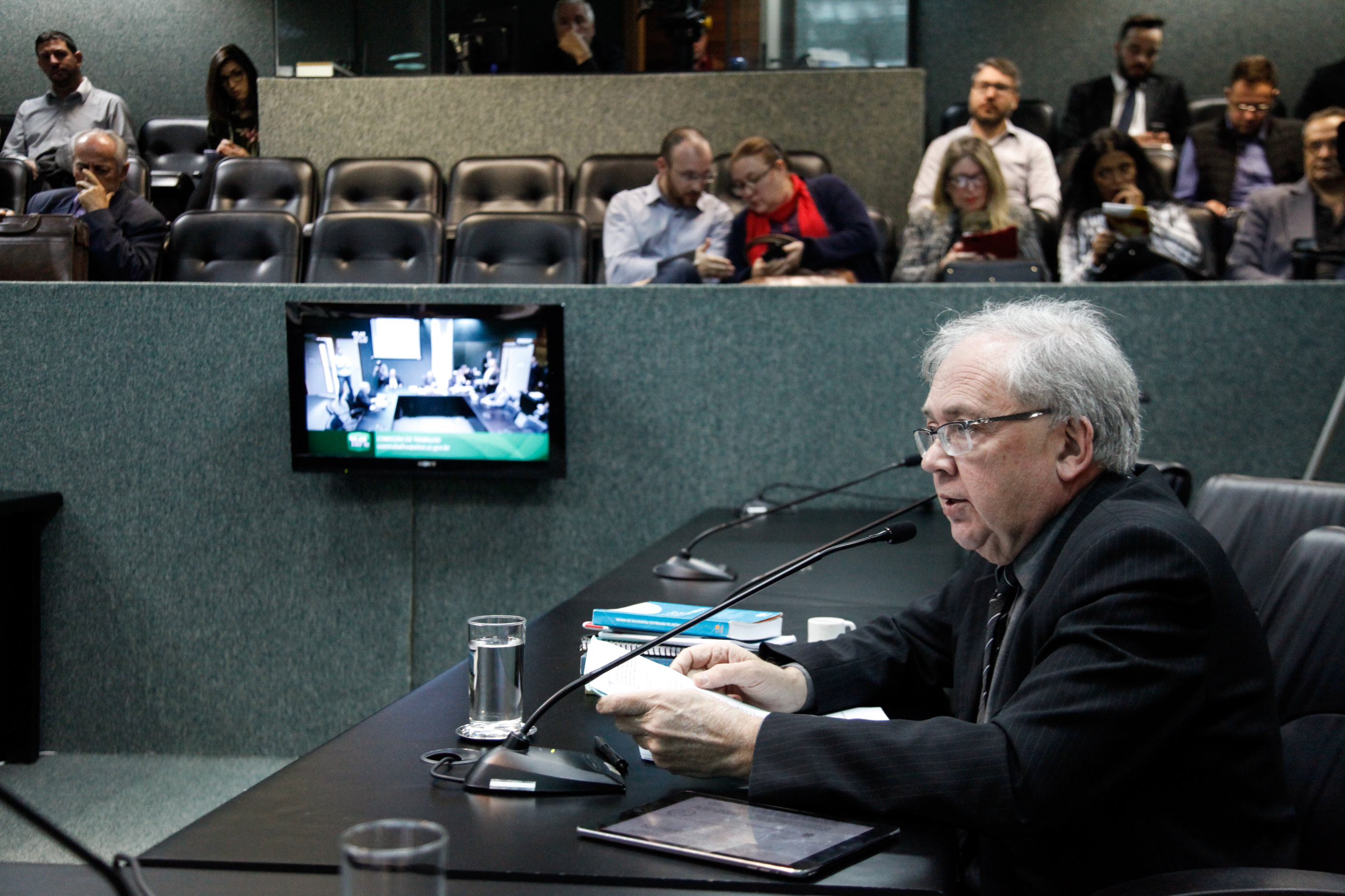 Deputado Fernando Coruja (PMDB). Comissão de Trabalho, Administração e Serviços Públicos.