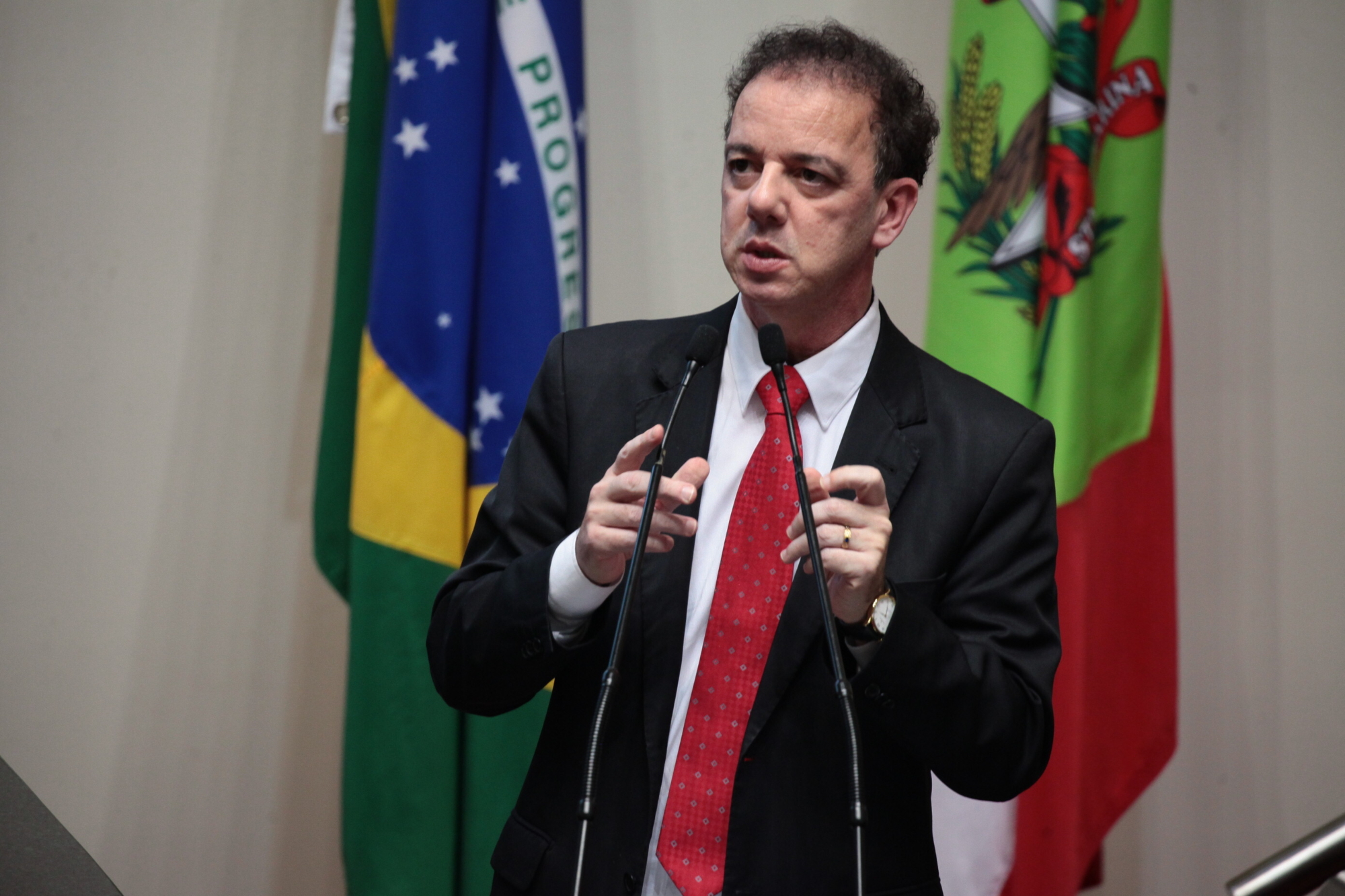 Pronunciamentos dos deputados na sessão desta quarta (05)