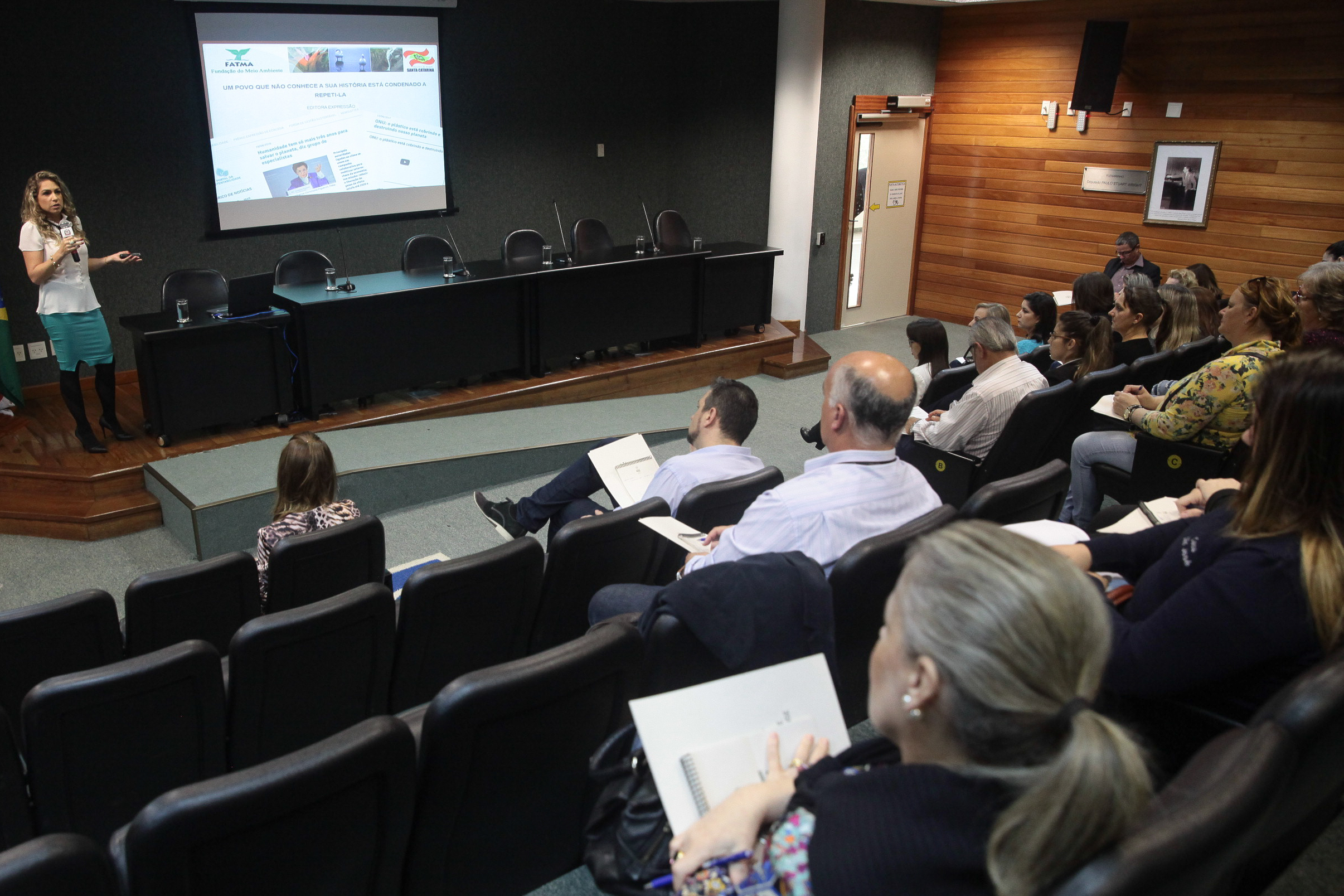III Seminário da Certificação de Responsabilidade Social. Karla Straioto Spessatto.
