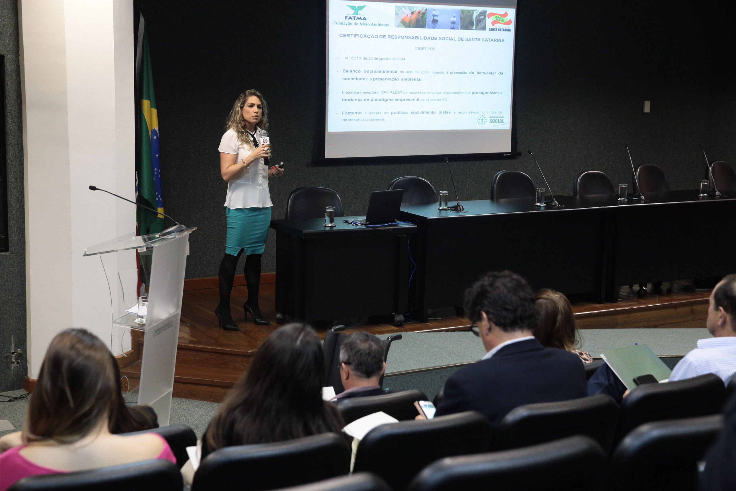 III Seminário da Certificação de Responsabilidade Social. Karla Straioto Spessatto.