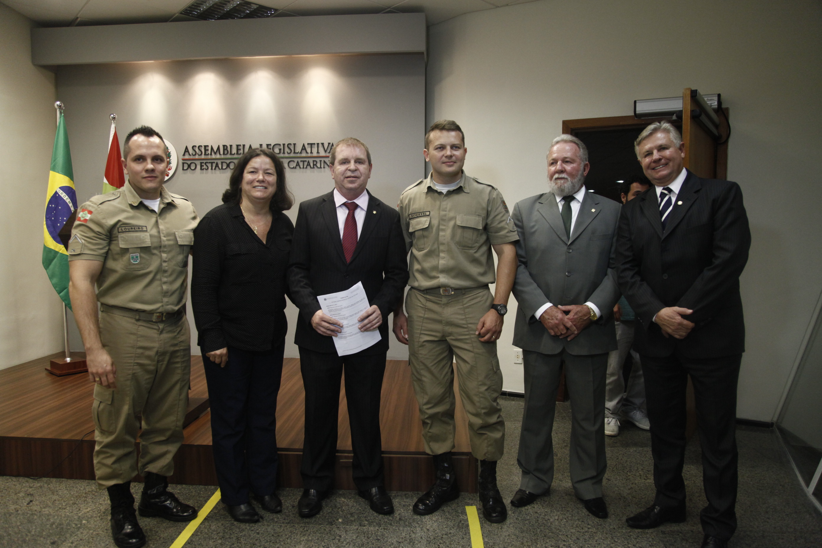 Homenagem aos Policiais Militares.